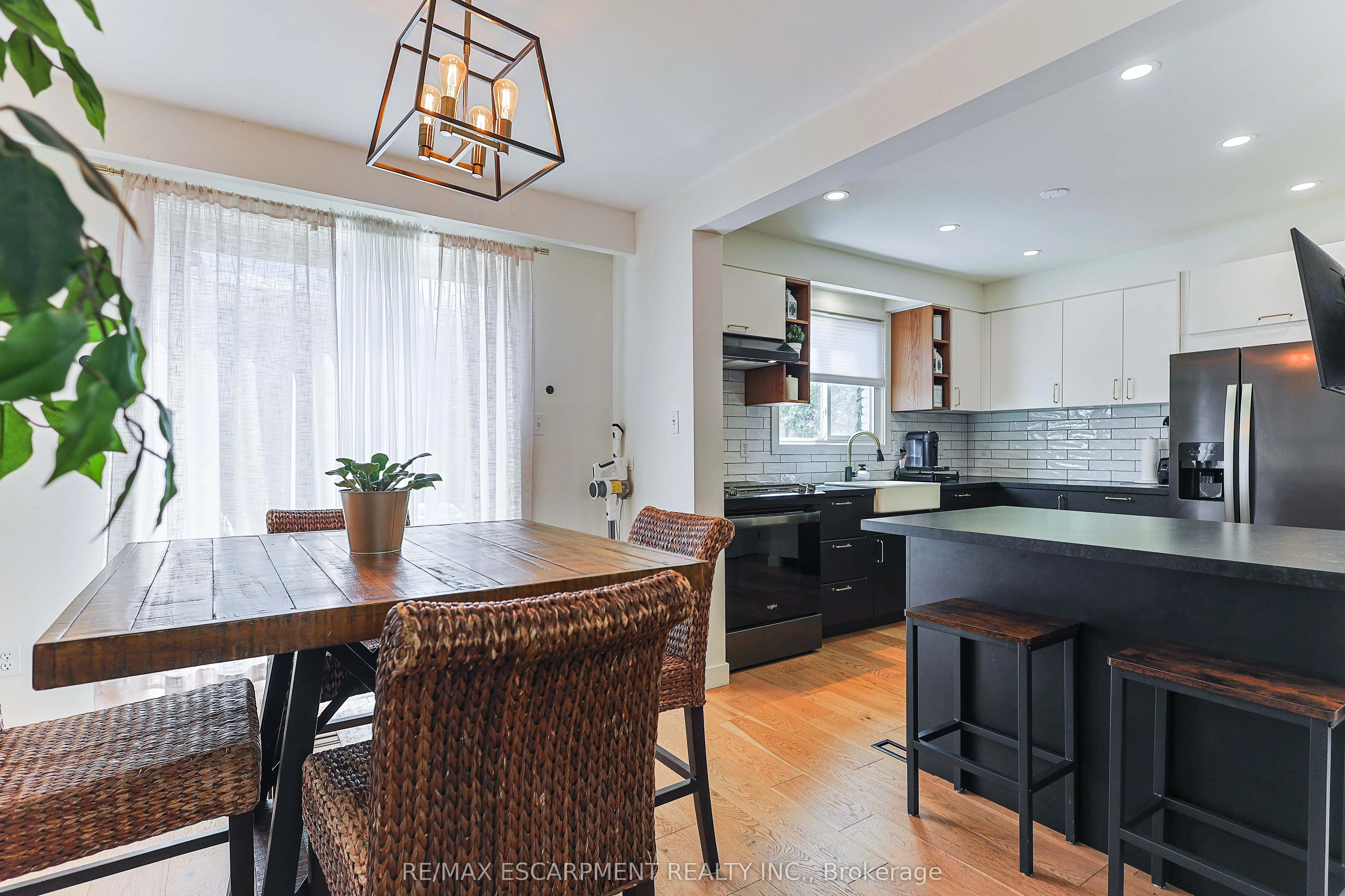 5475 Lakeshore Road #54
