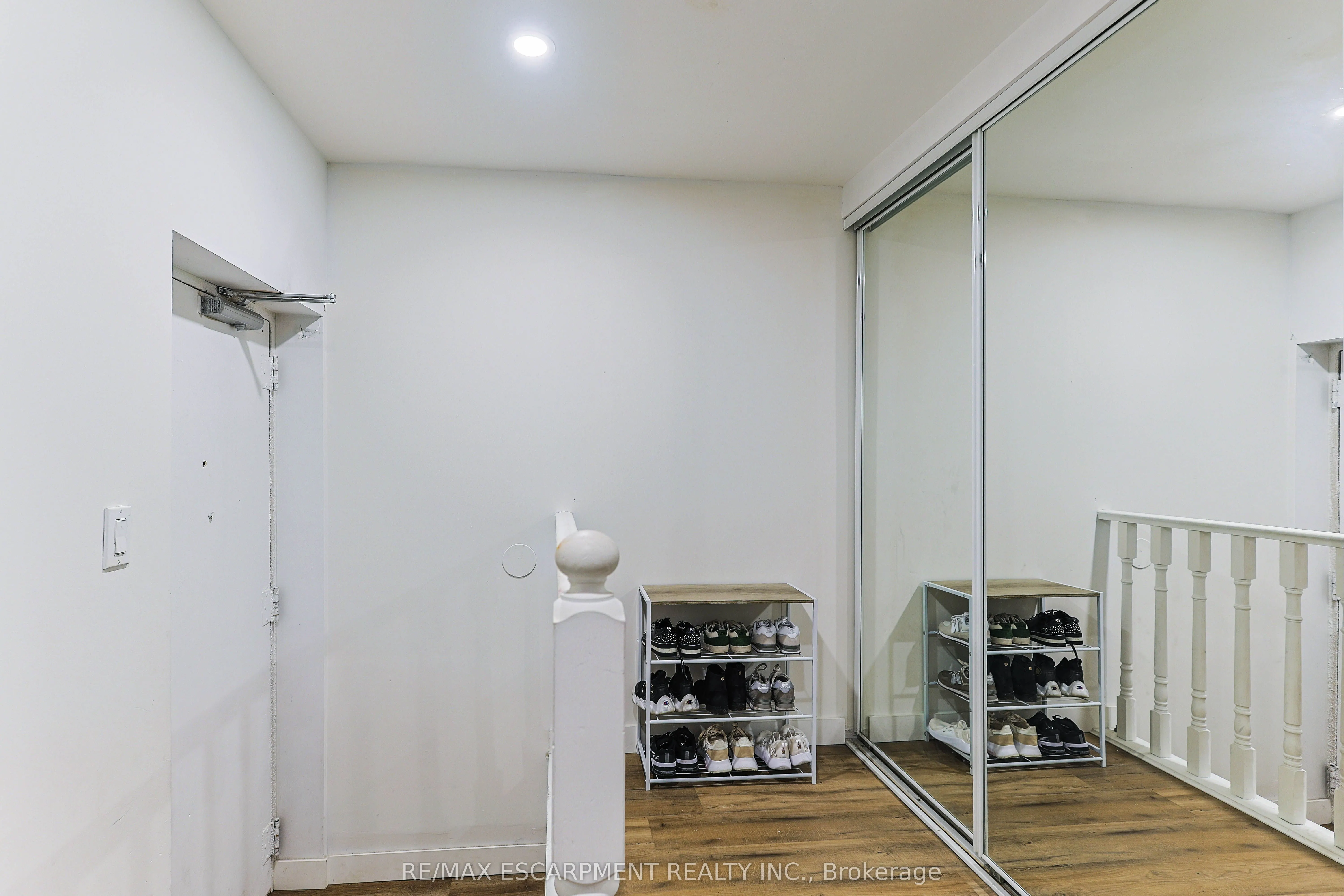 5475 Lakeshore Road #54