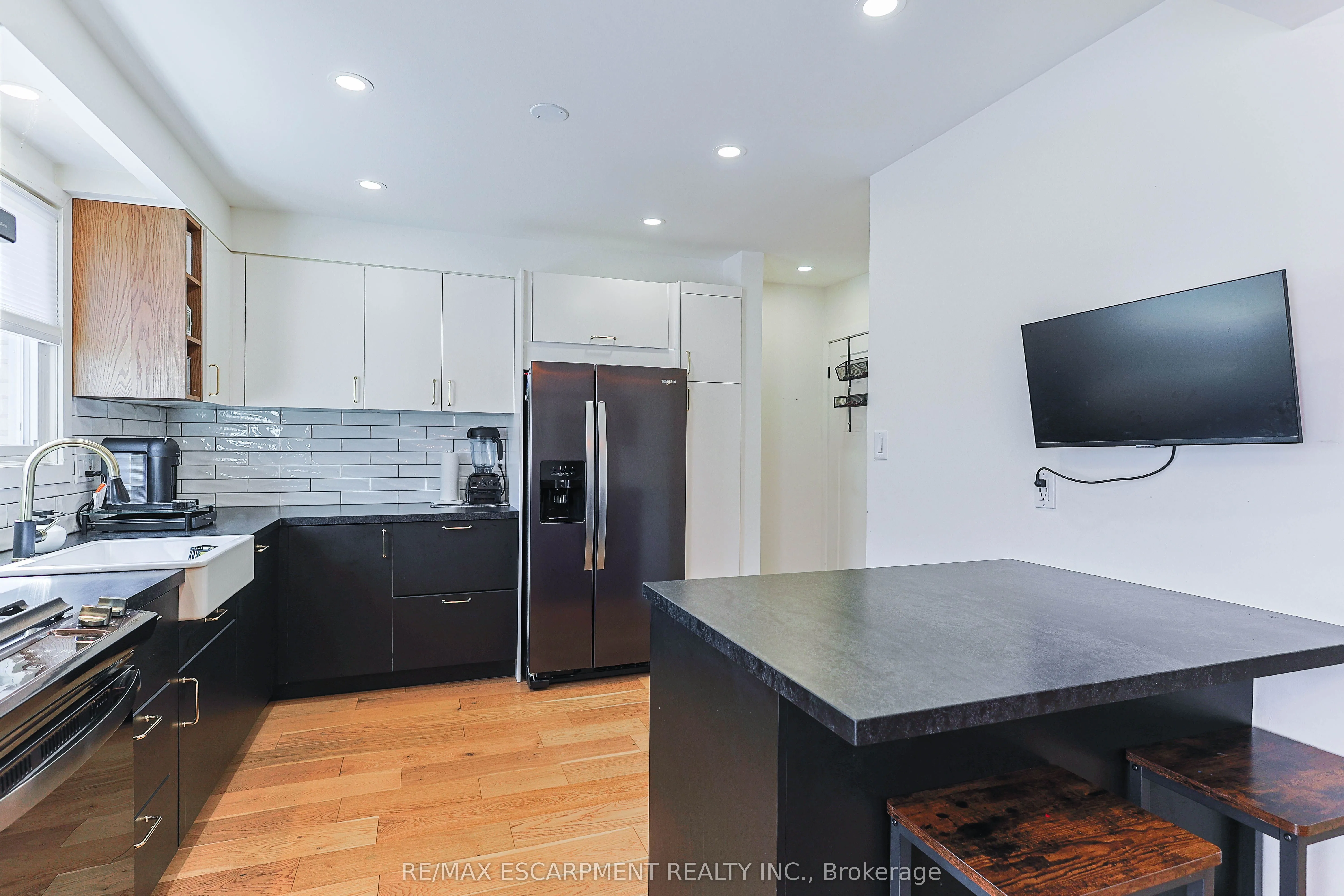 5475 Lakeshore Road #54
