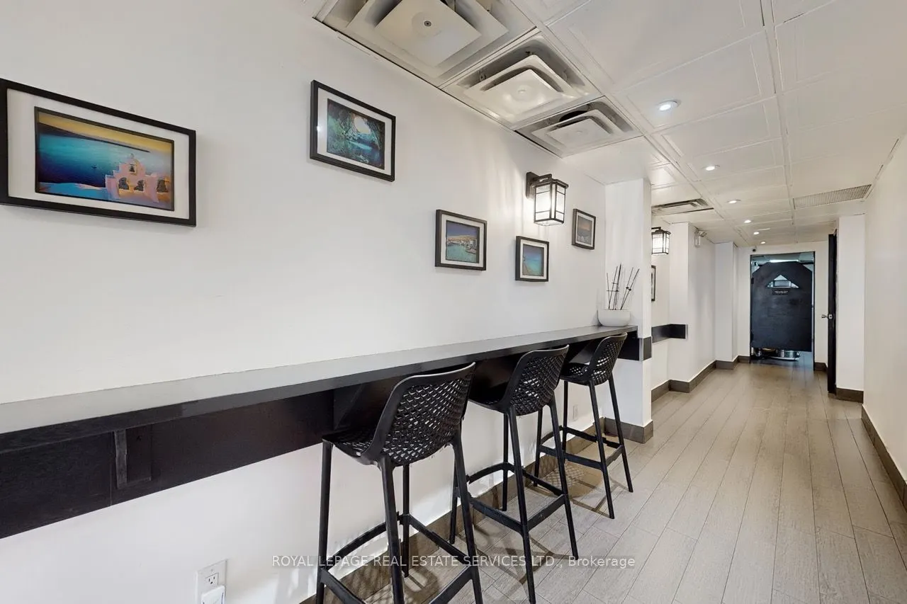 2184 Bloor Street W