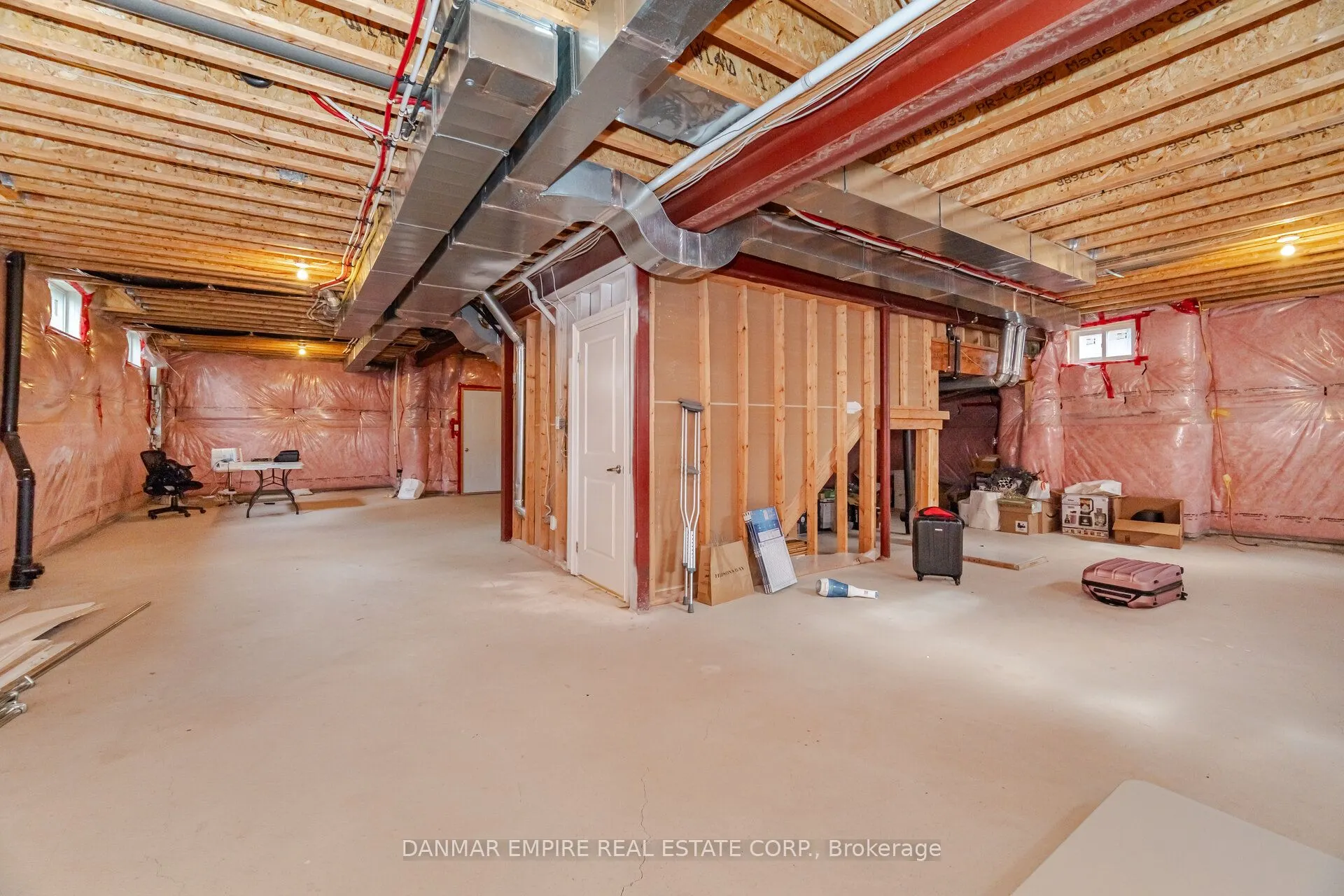 2118 Vineland Crescent