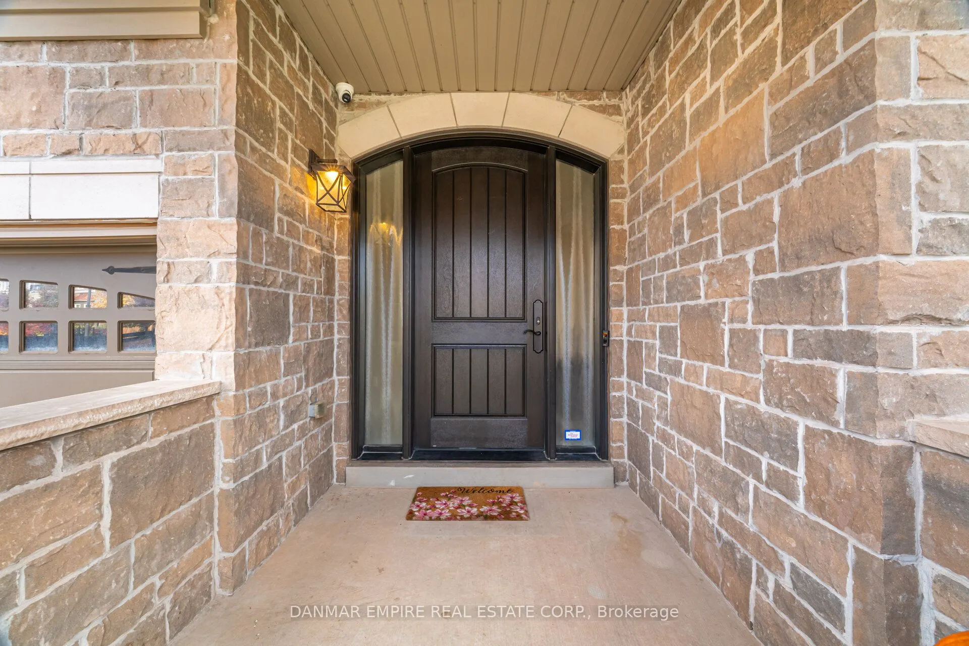 2118 Vineland Crescent