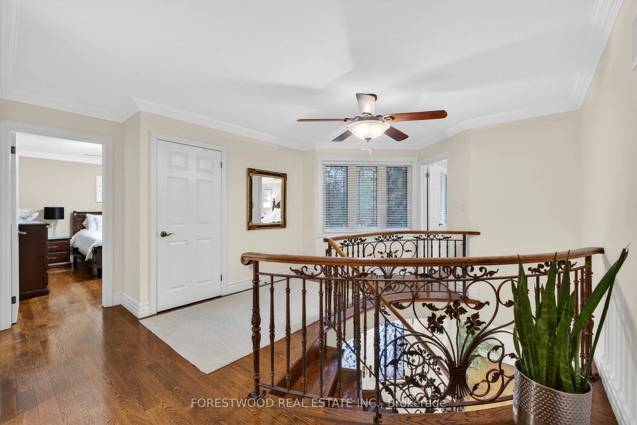 2176 Autumn Breeze Drive N