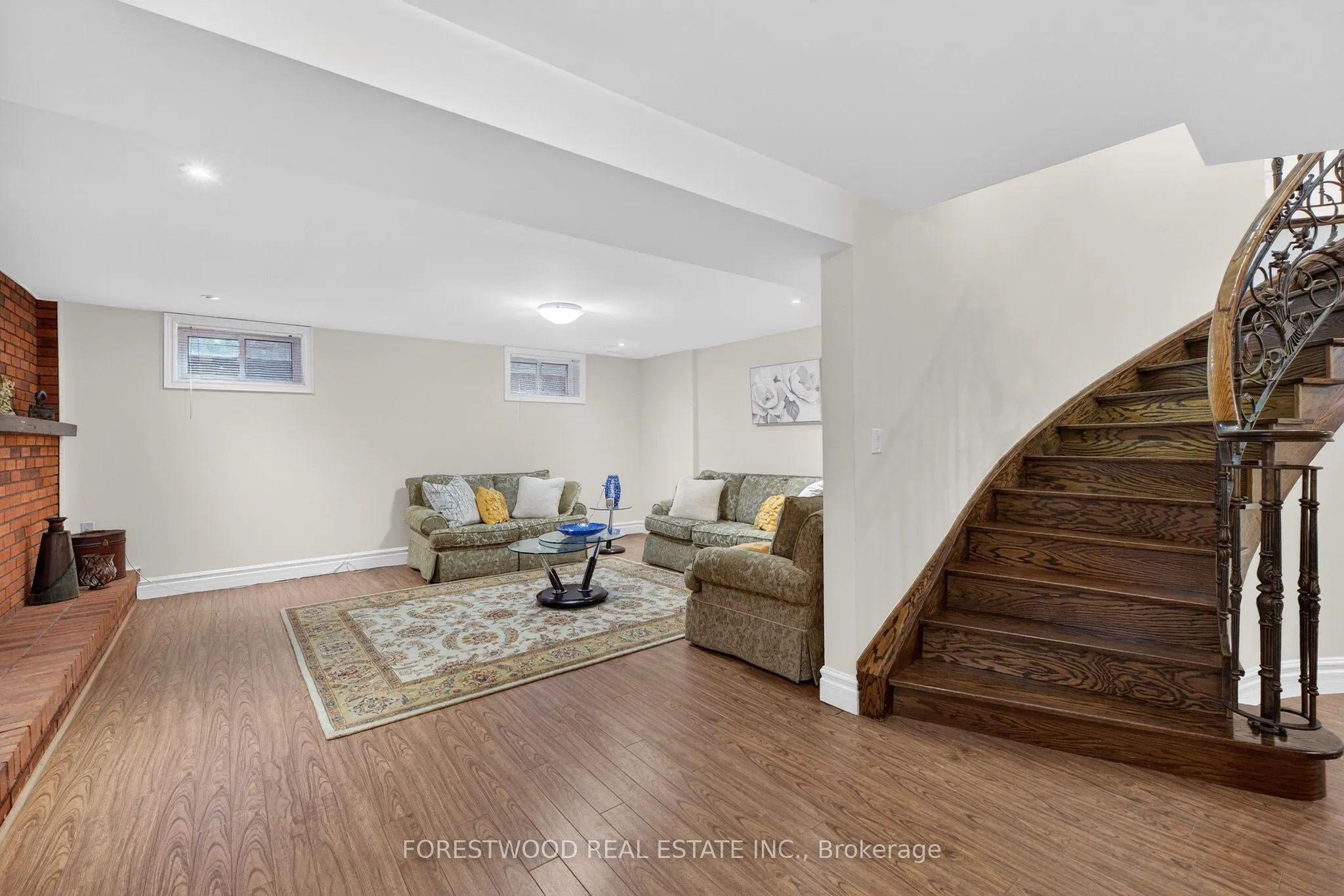 2176 Autumn Breeze Drive N