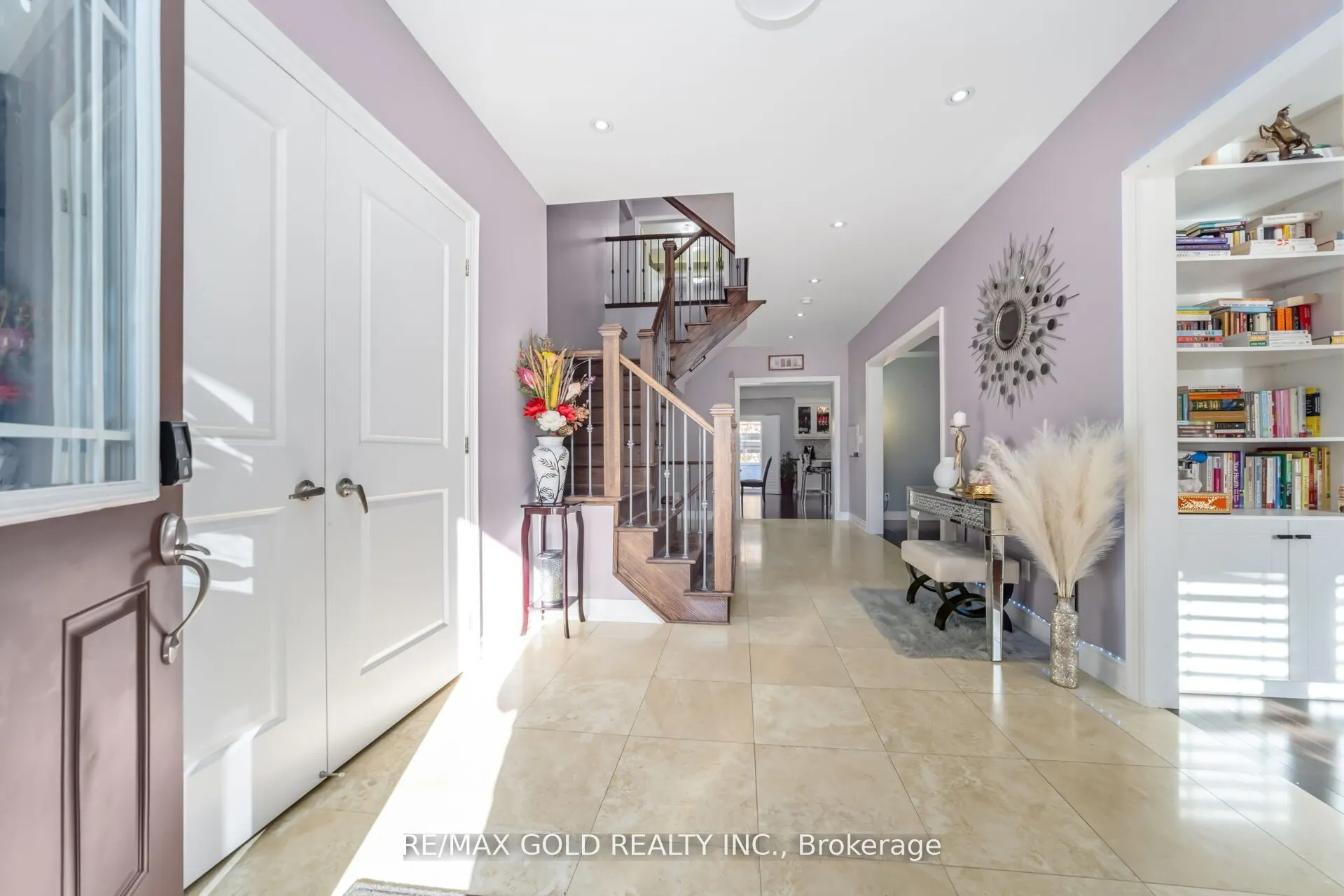 6 Ayrshire Court