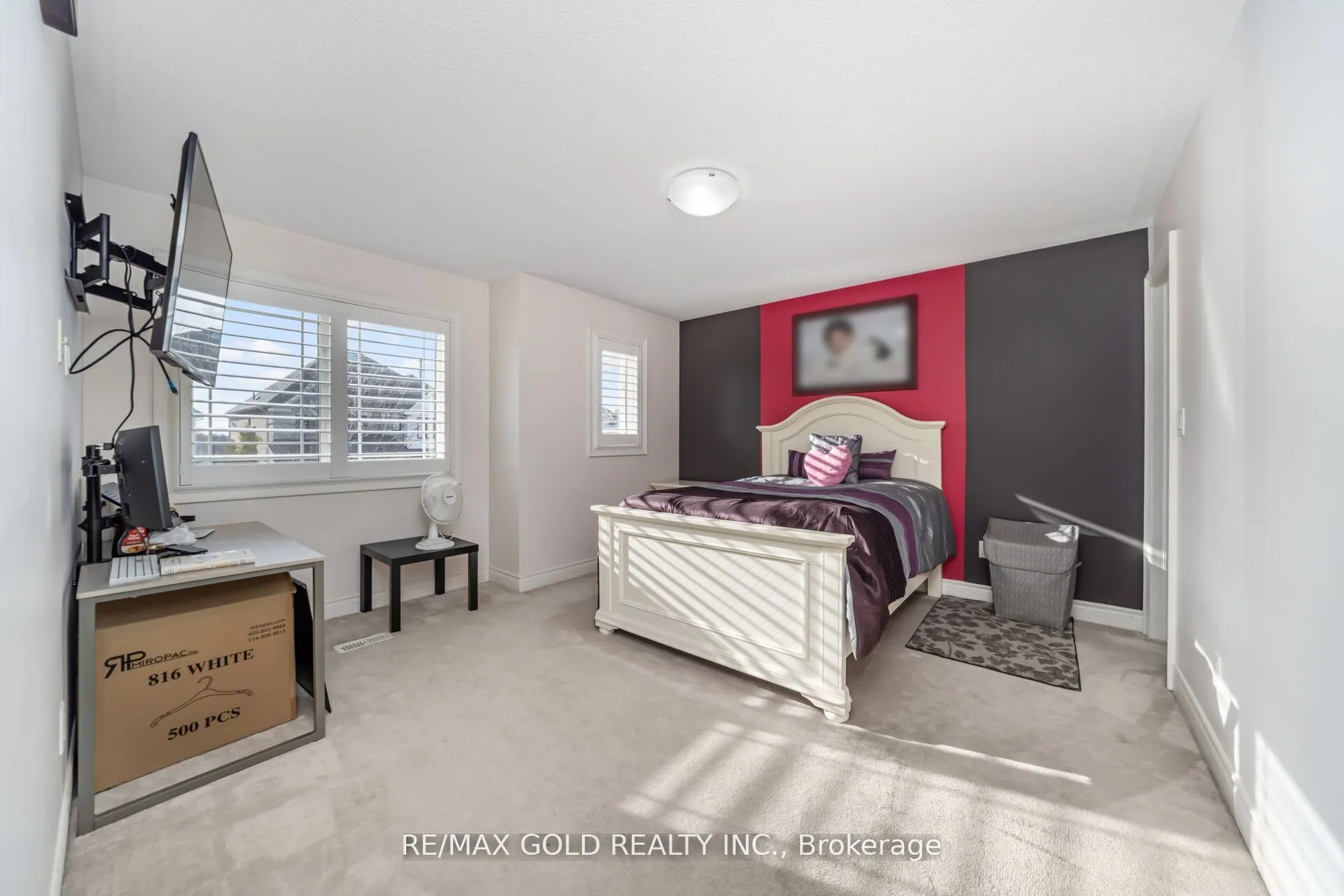 6 Ayrshire Court