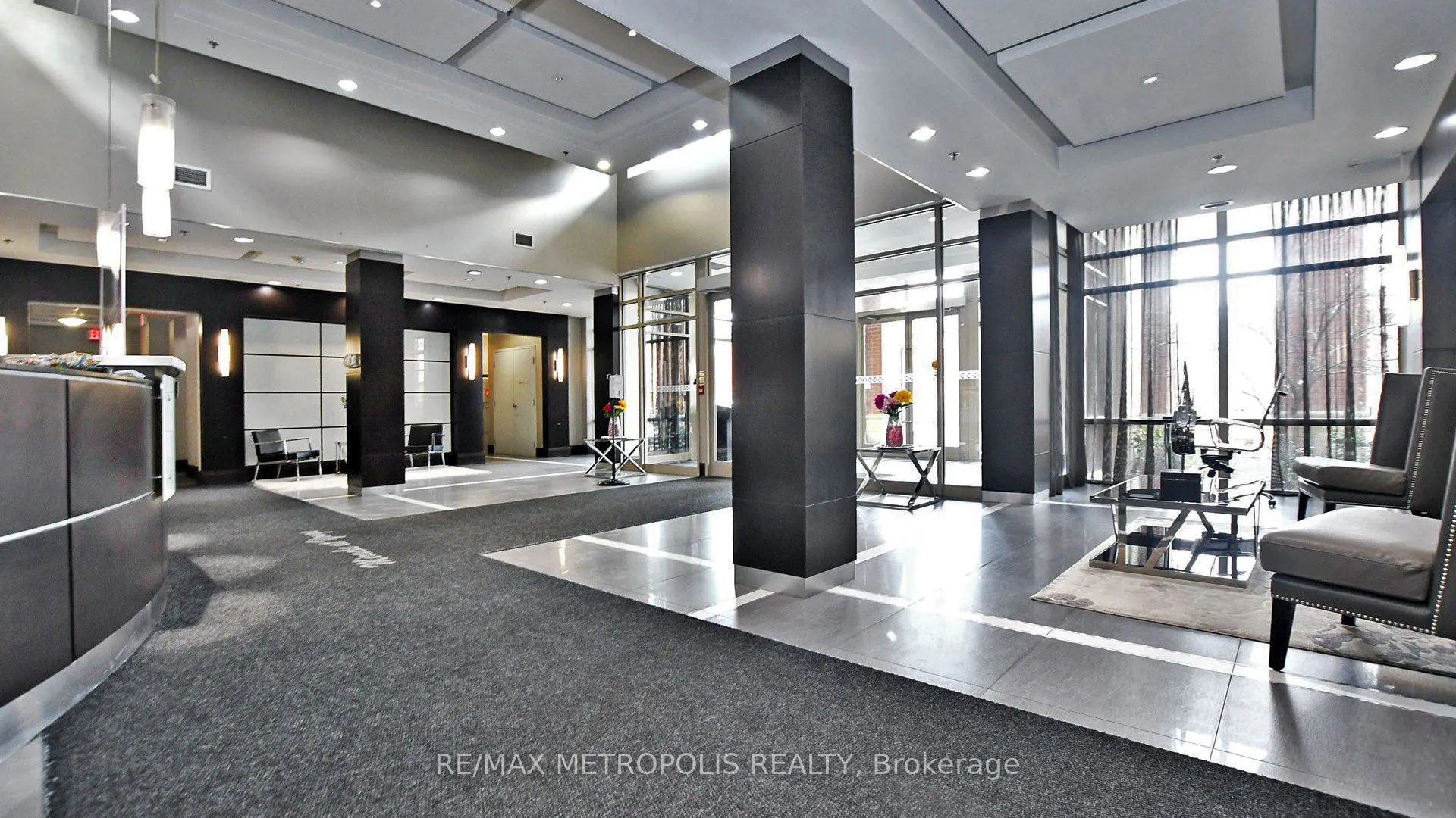 75 King Street E #1609