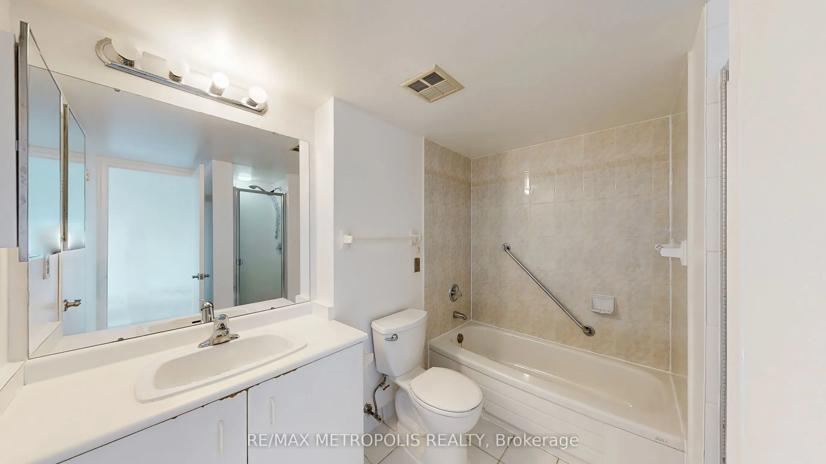 75 King Street E #1609