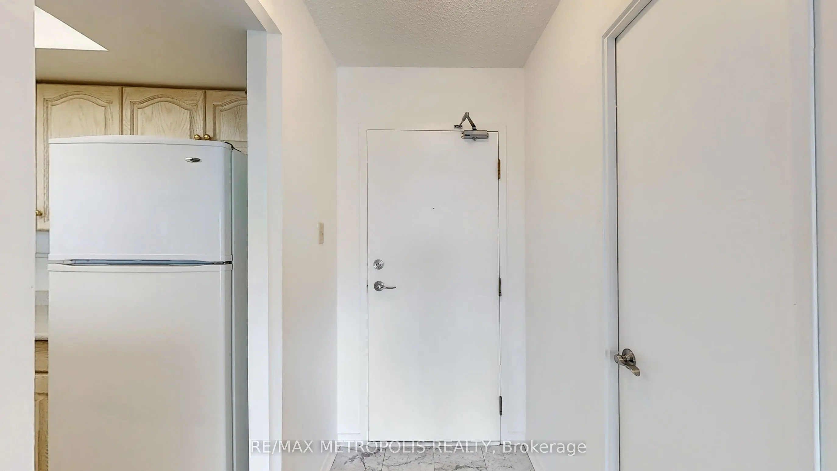 75 King Street E #1609
