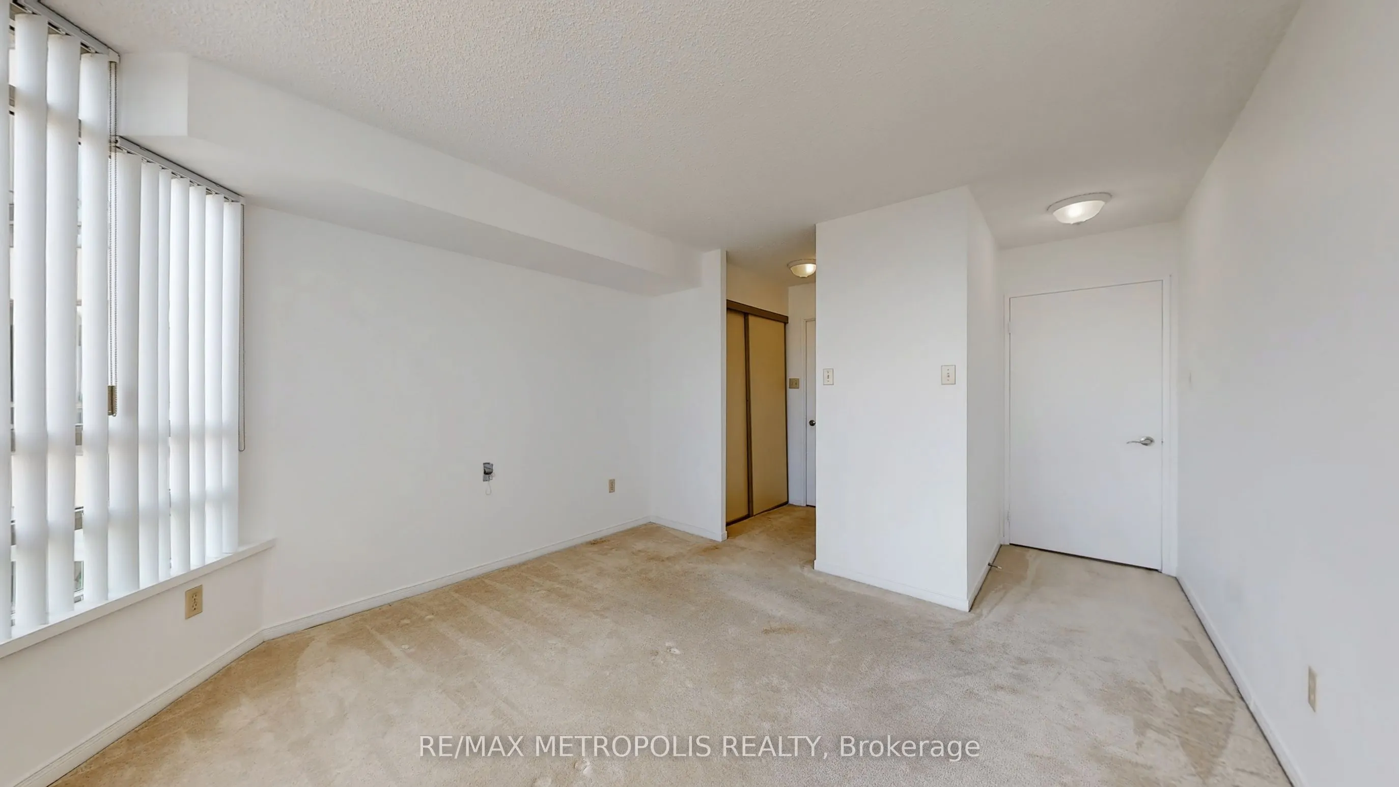 75 King Street E #1609