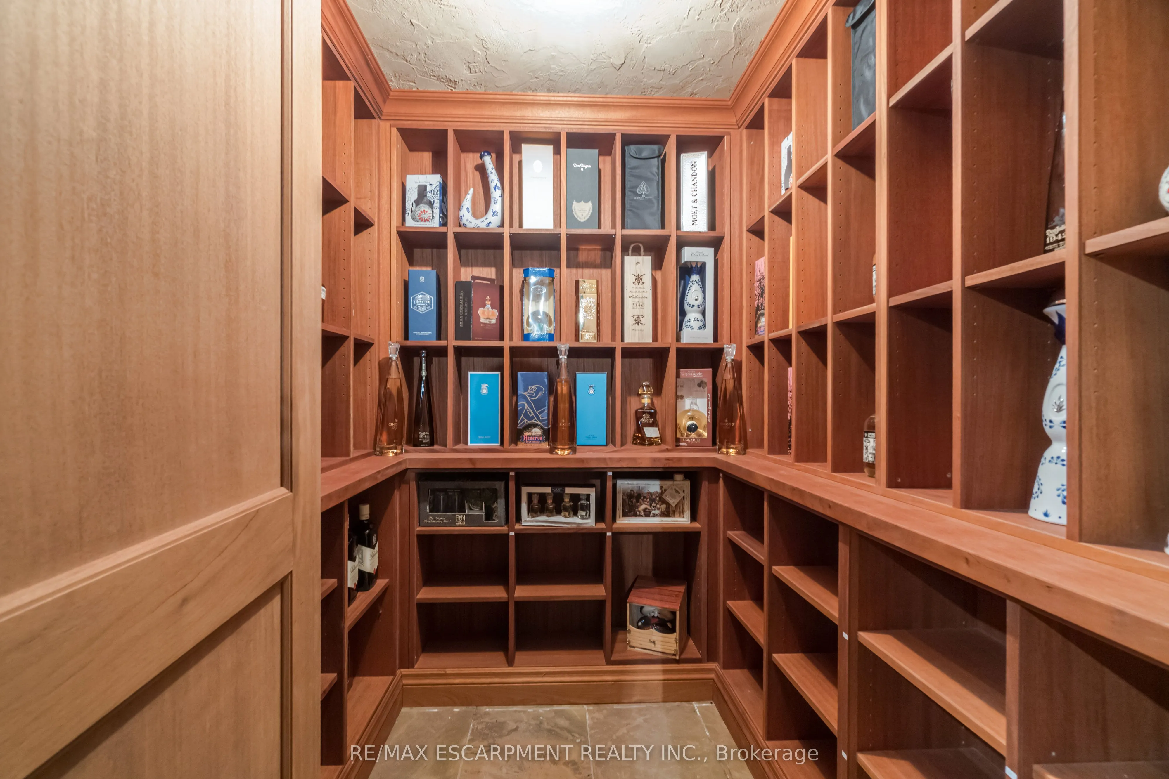 1476 Carmen Drive