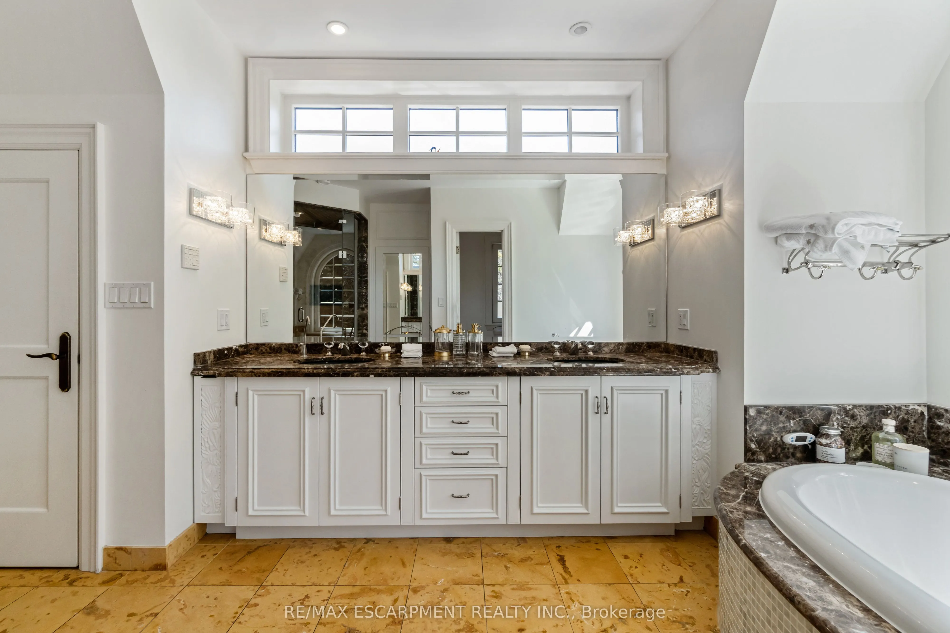 1476 Carmen Drive