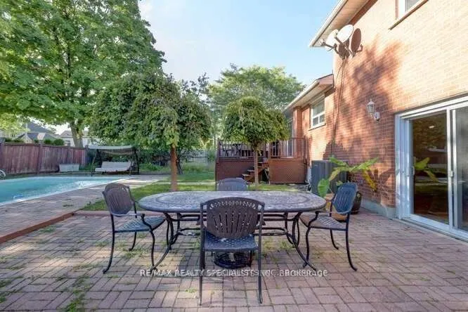 2220 Springfield Court