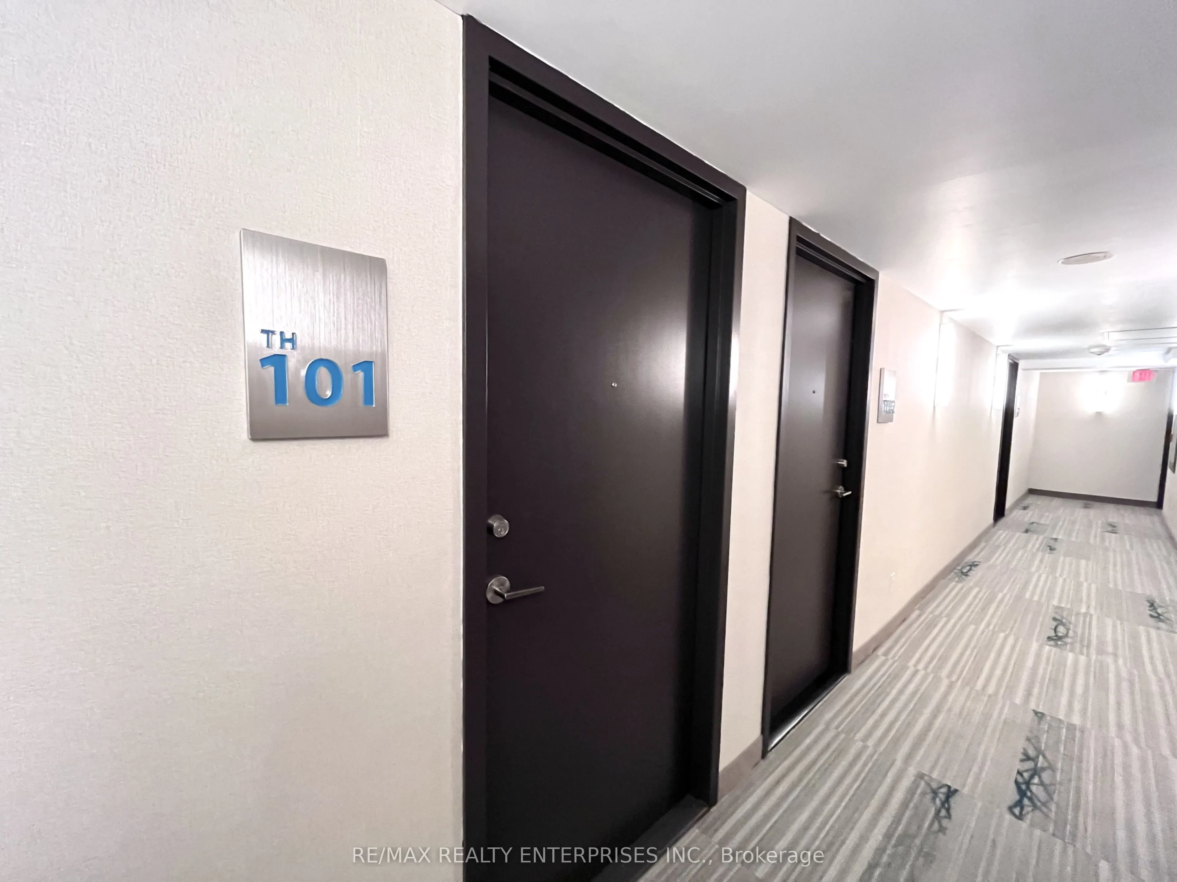 11 Superior Avenue #TH1