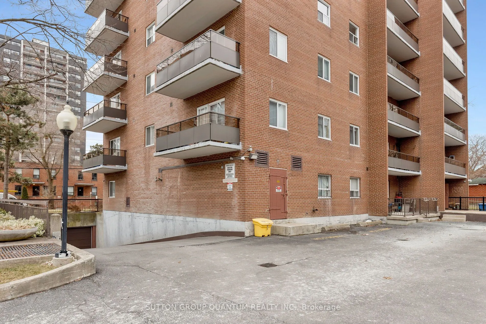 15 Elizabeth Street N #401