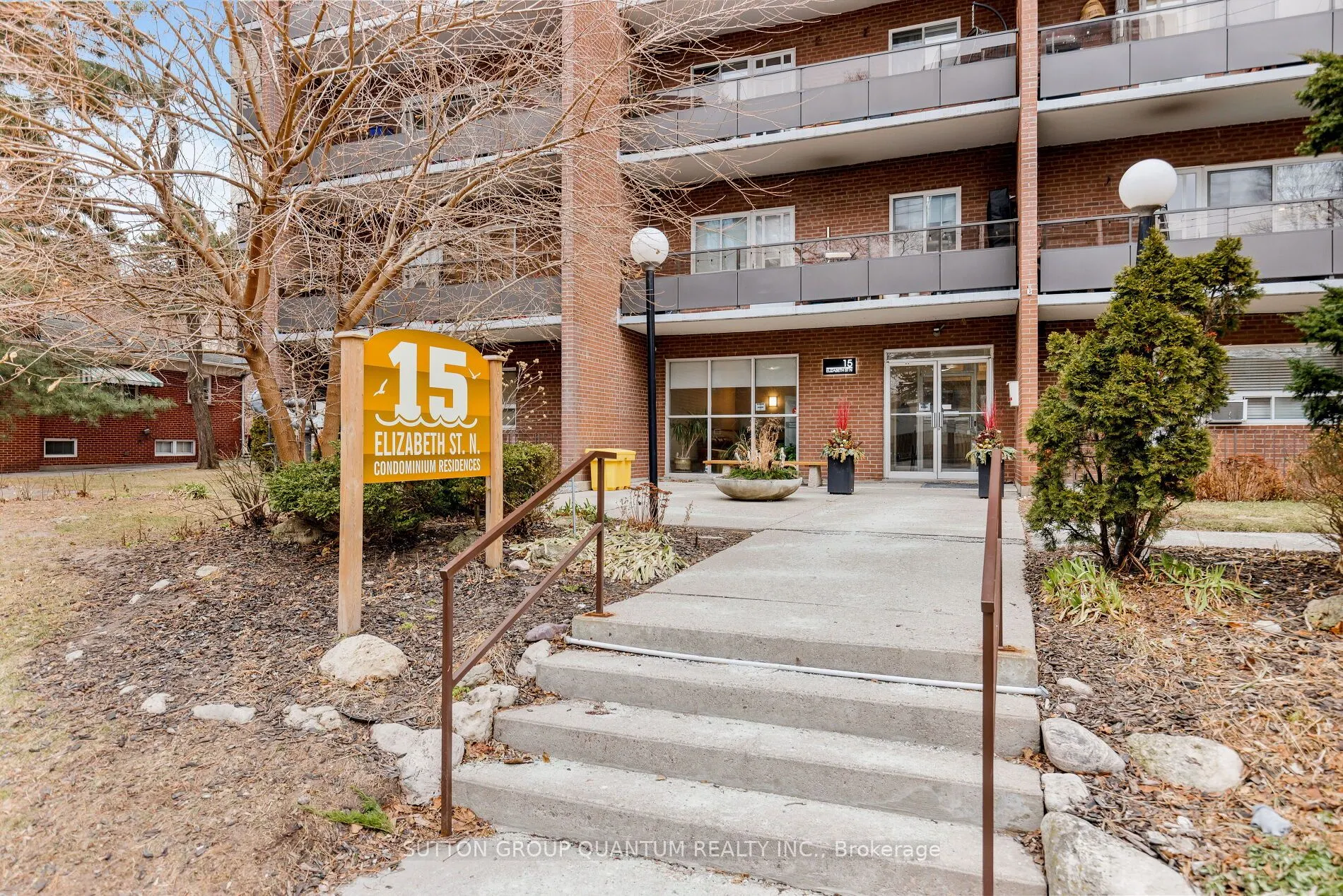 15 Elizabeth Street N #401