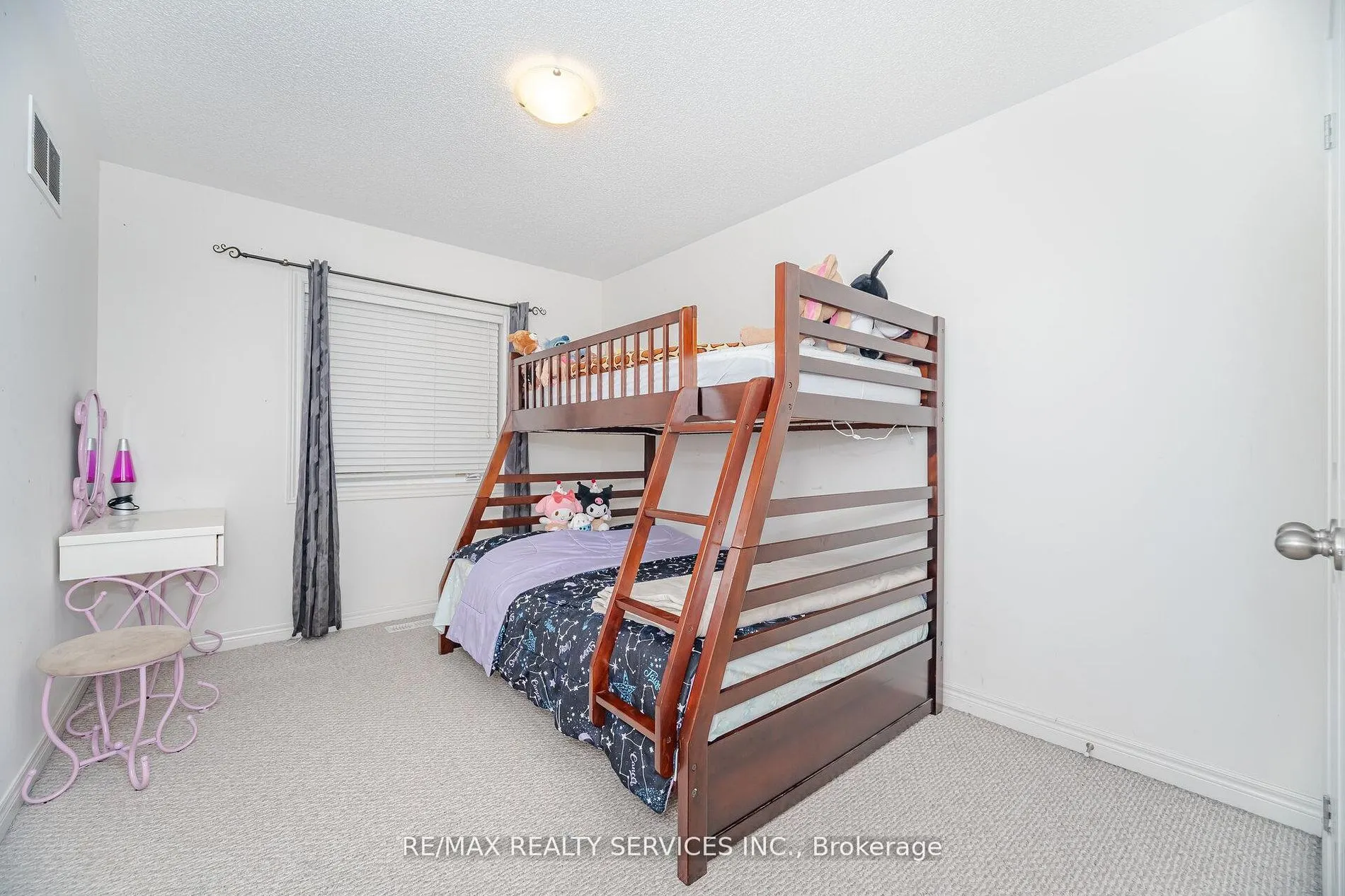 7 Dufay Road