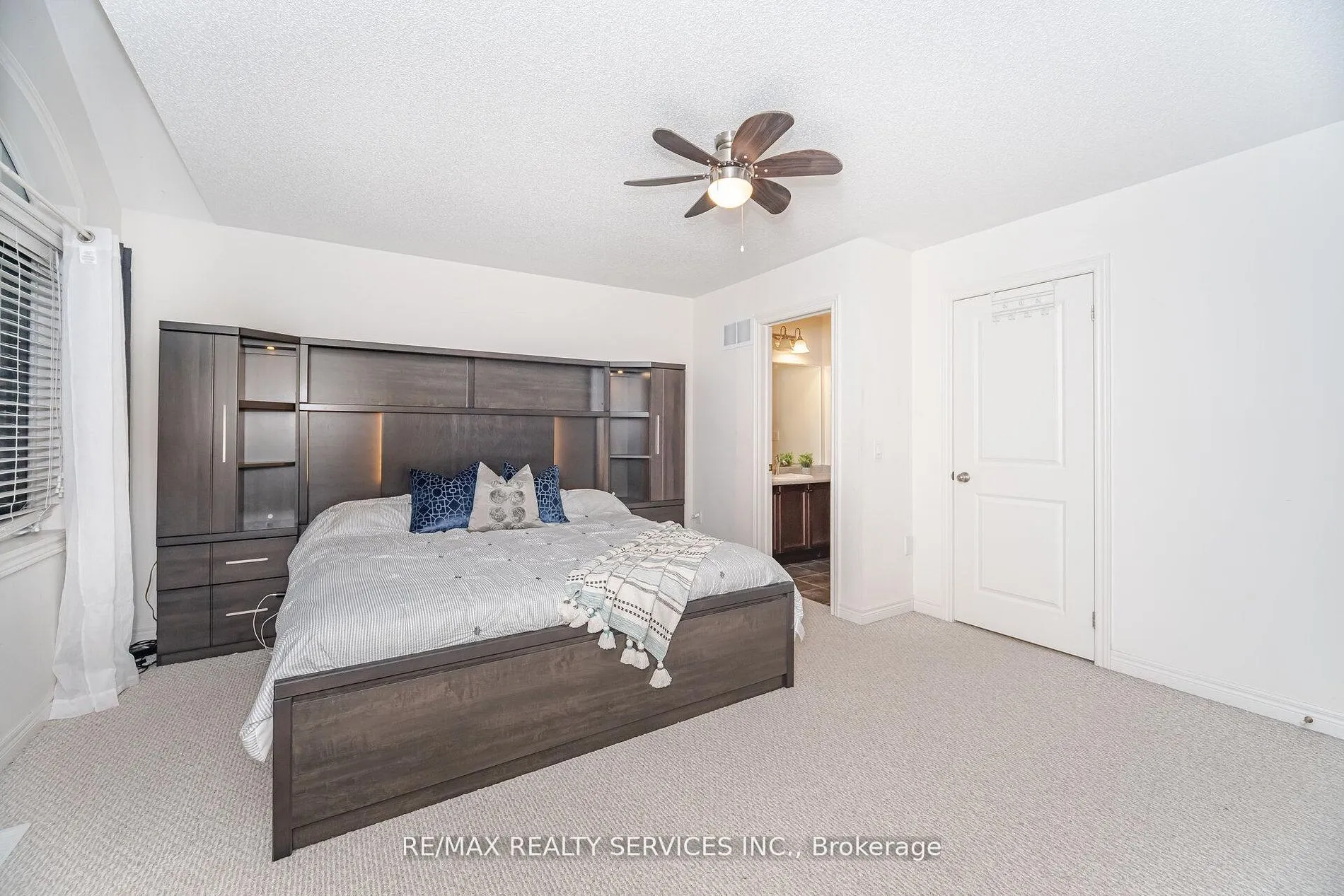7 Dufay Road