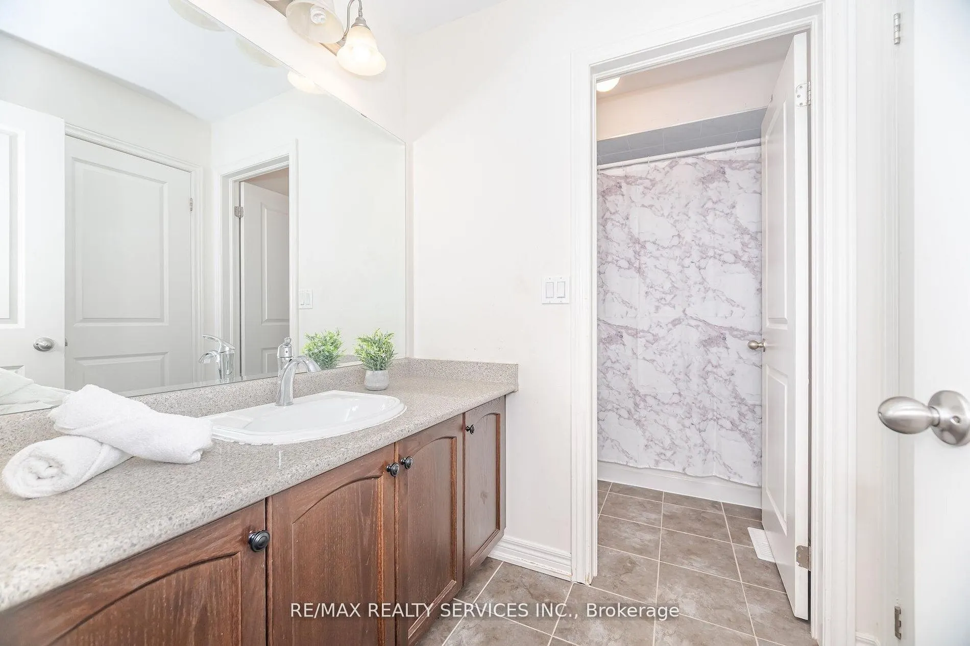 7 Dufay Road