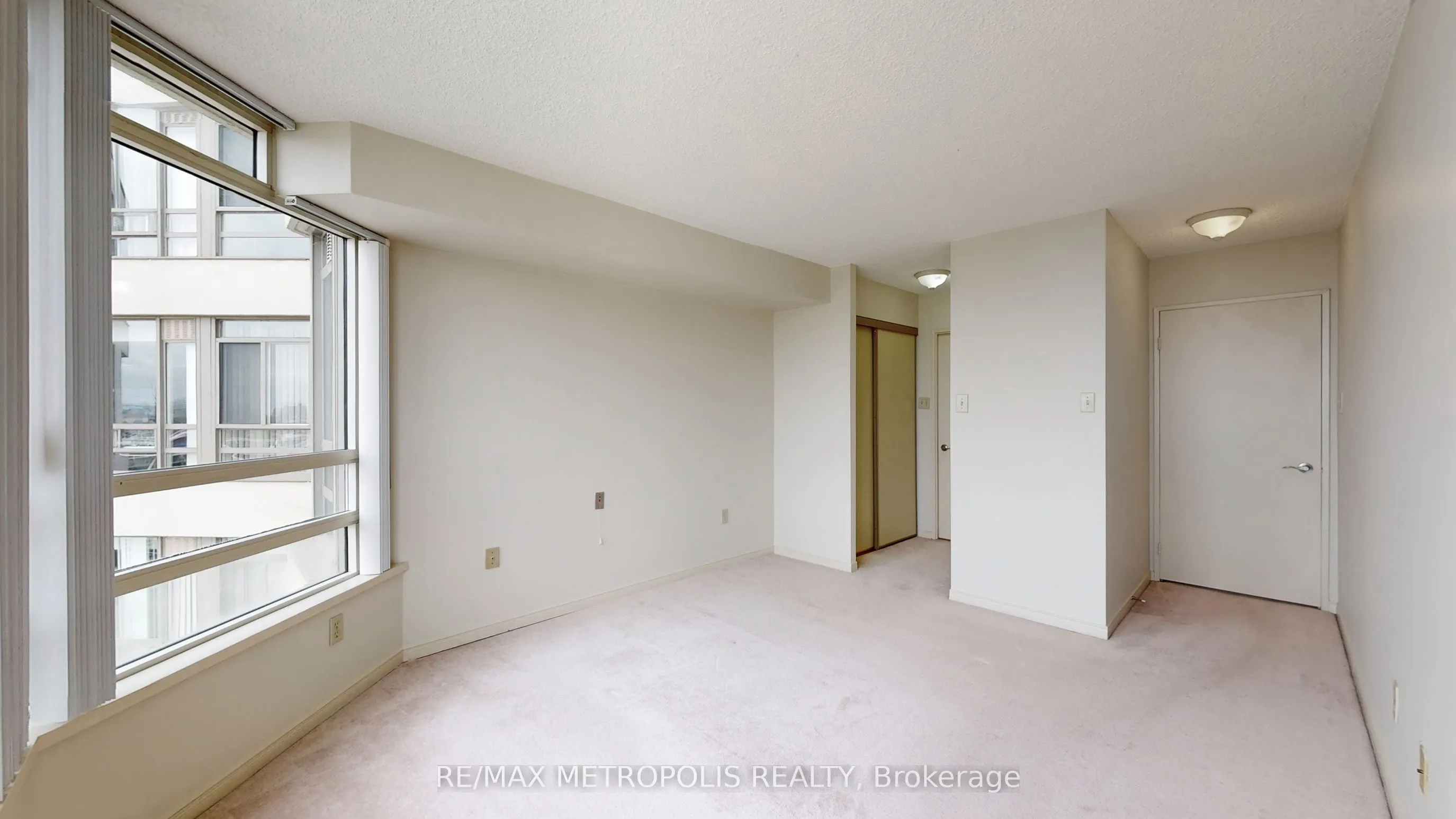 75 King Street E #1709