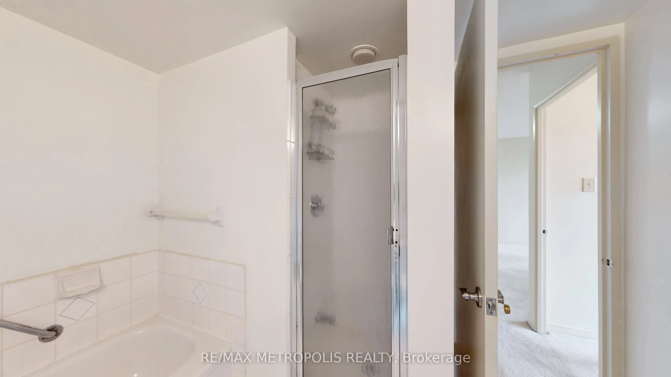 75 King Street E #1709