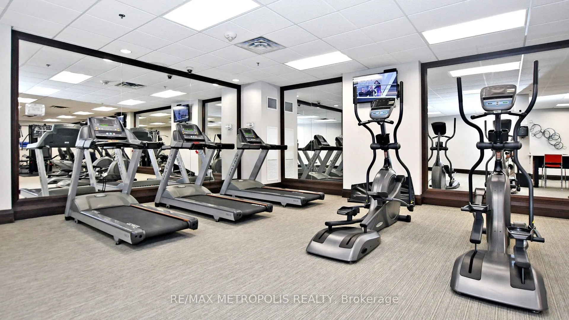 75 King Street E #1709