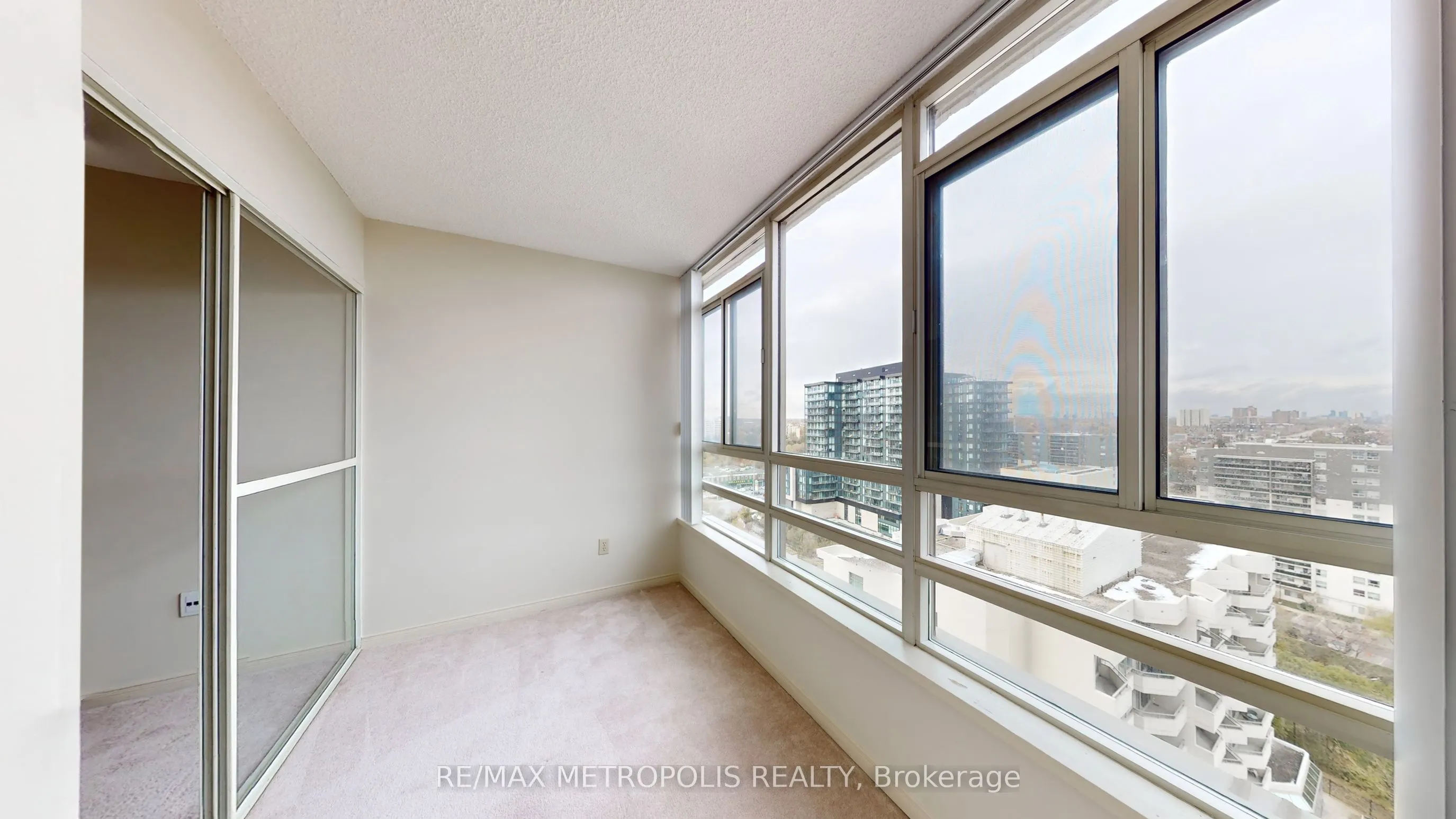 75 King Street E #1709