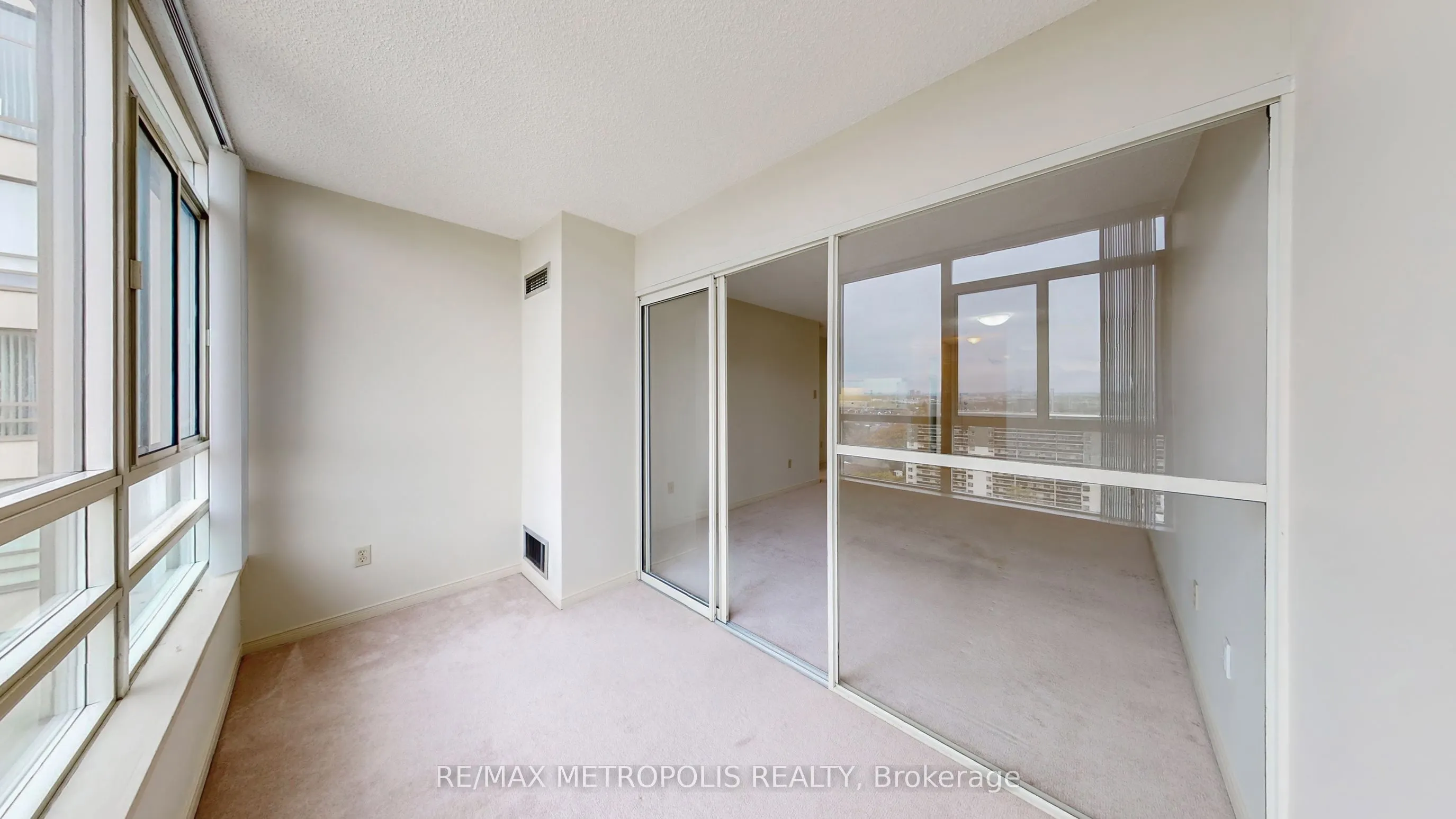 75 King Street E #1709