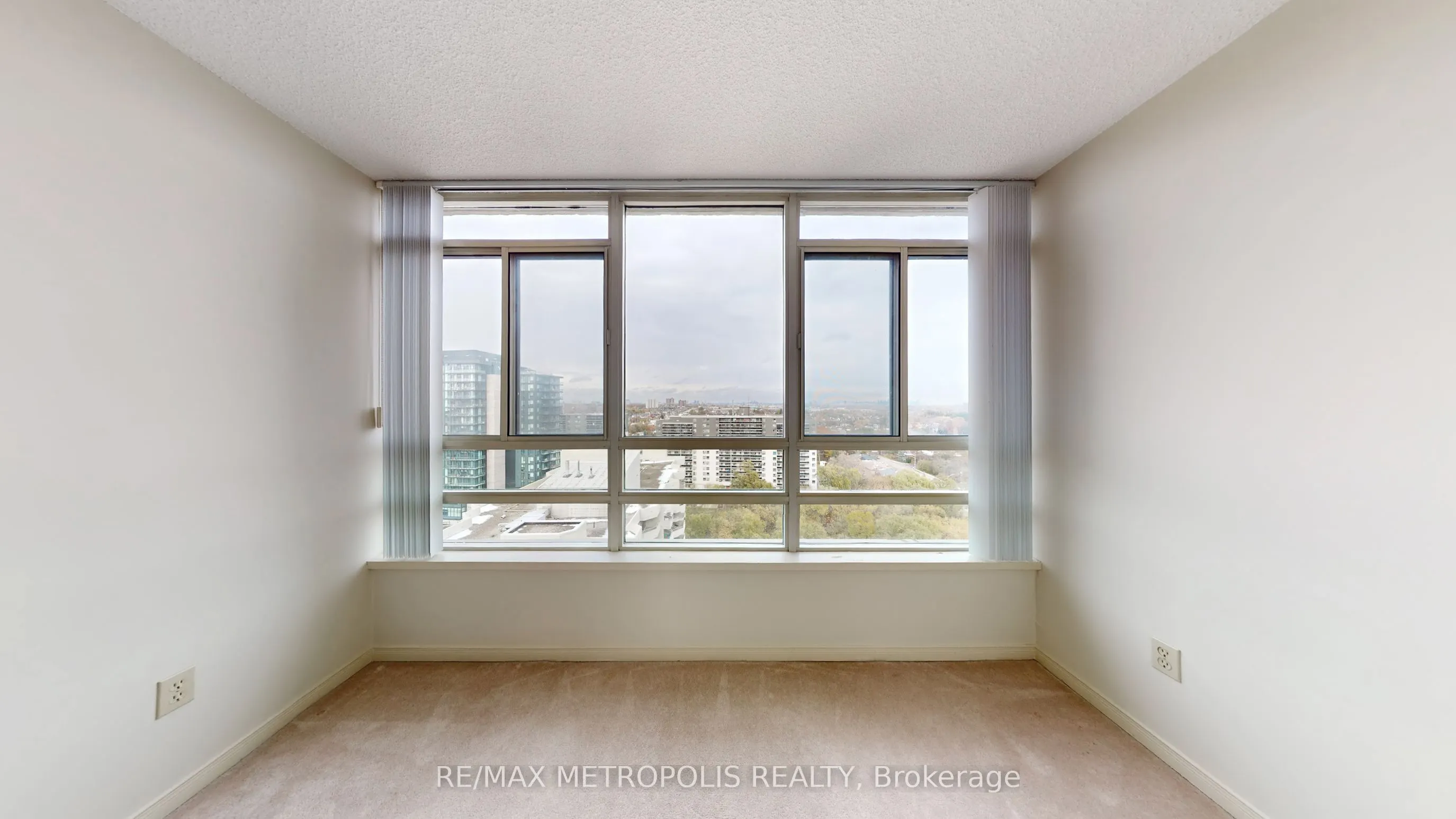 75 King Street E #1709