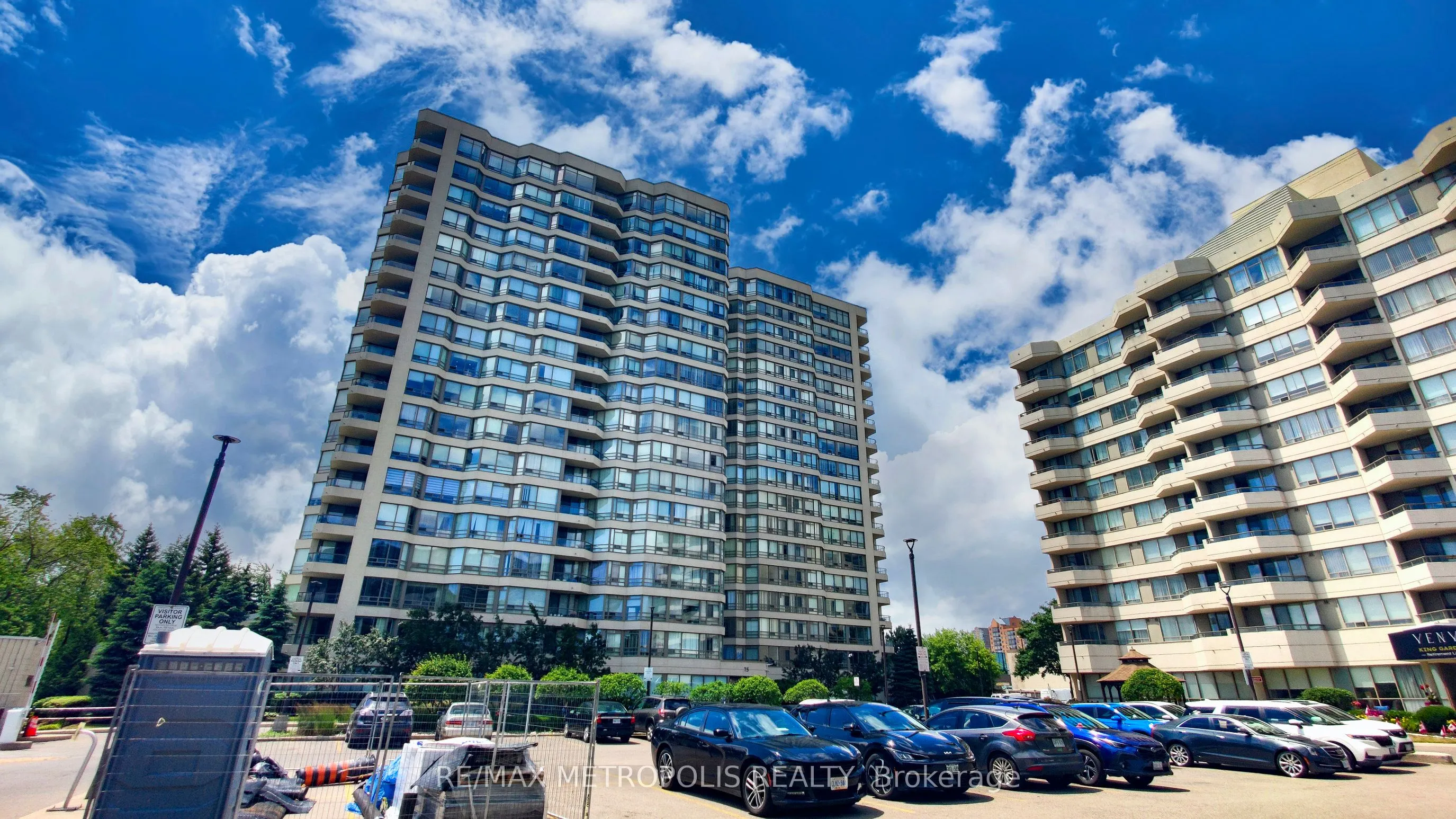 75 King Street E #1709