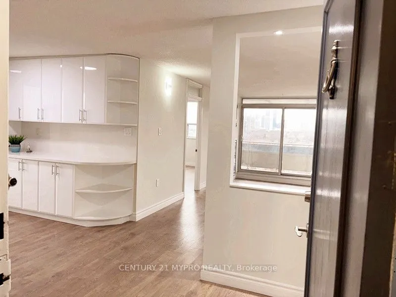 355 Rathburn Road E #1001