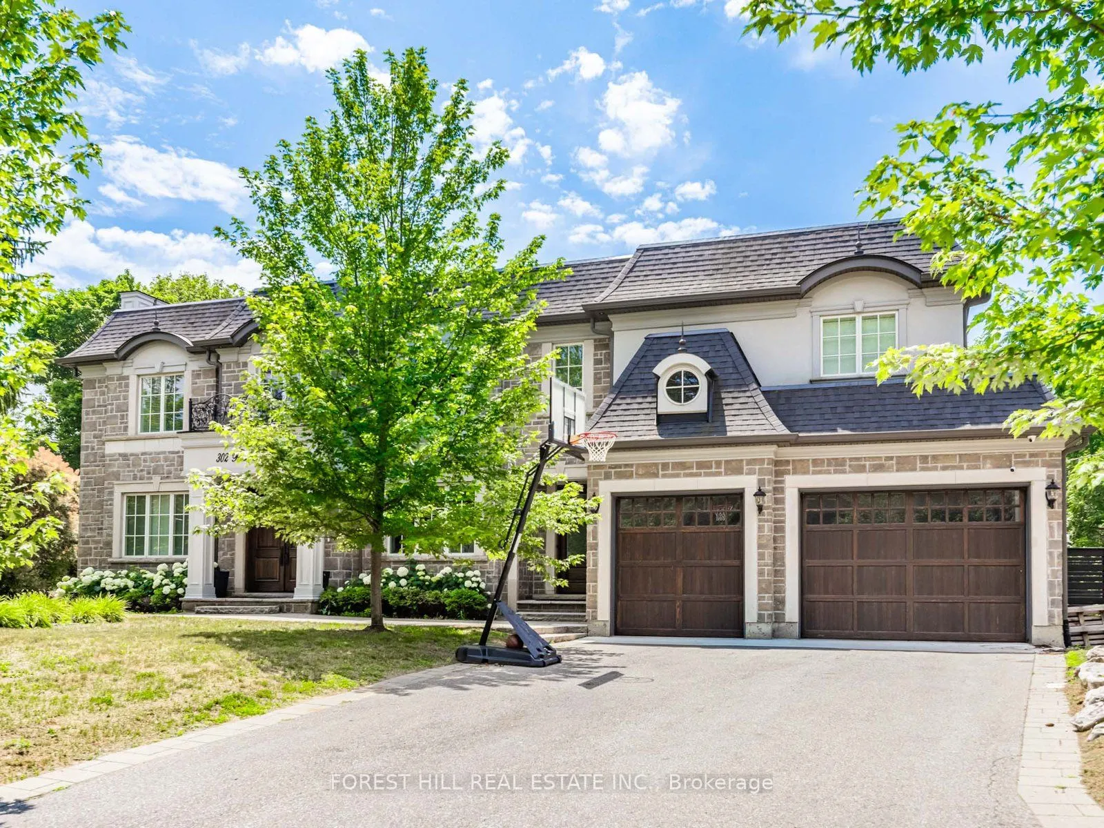 302 Pinehurst Drive W