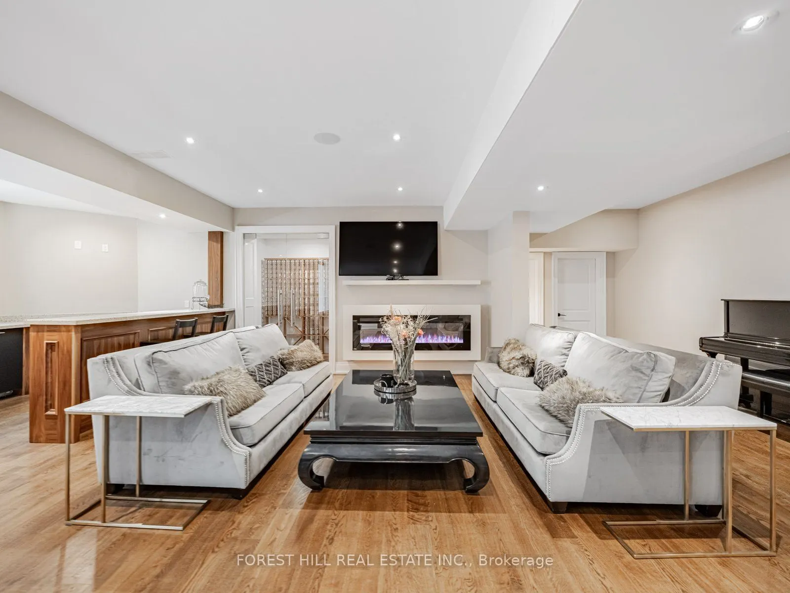 302 Pinehurst Drive W