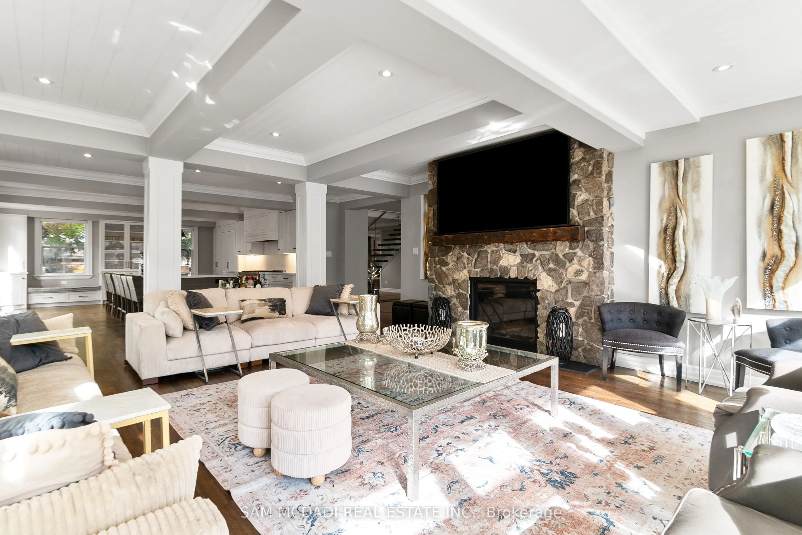 2552 Jarvis Street