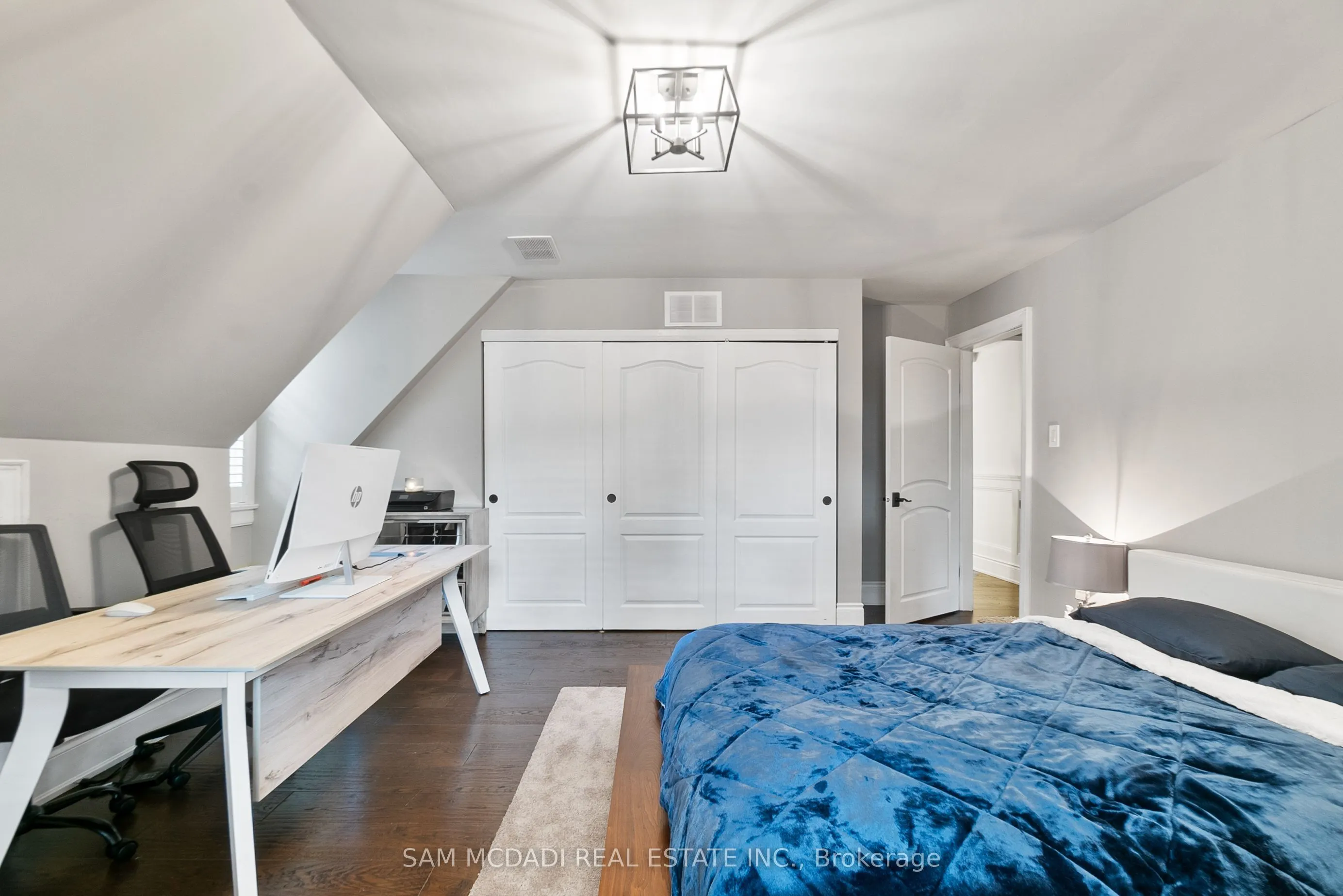 2552 Jarvis Street