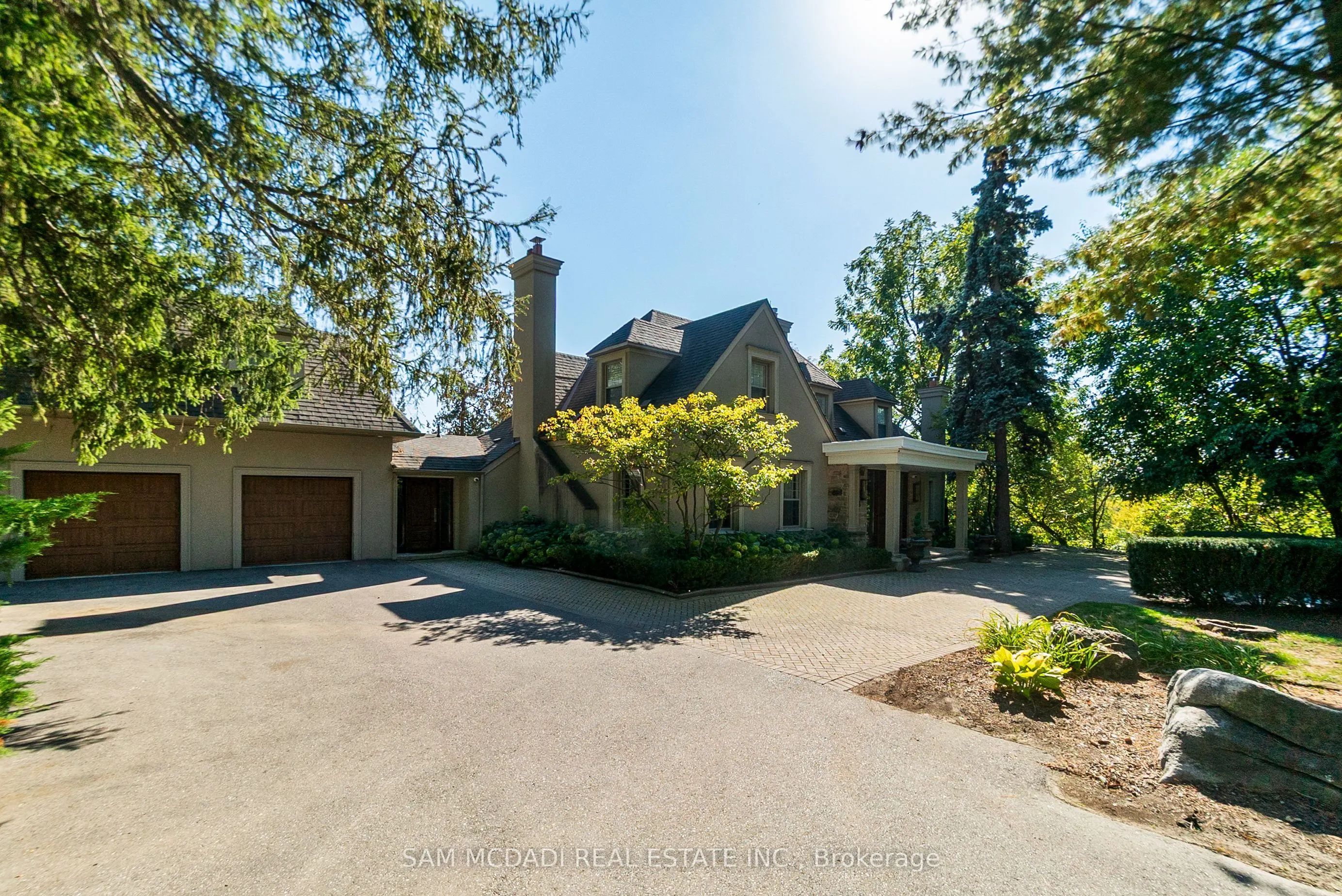 2552 Jarvis Street