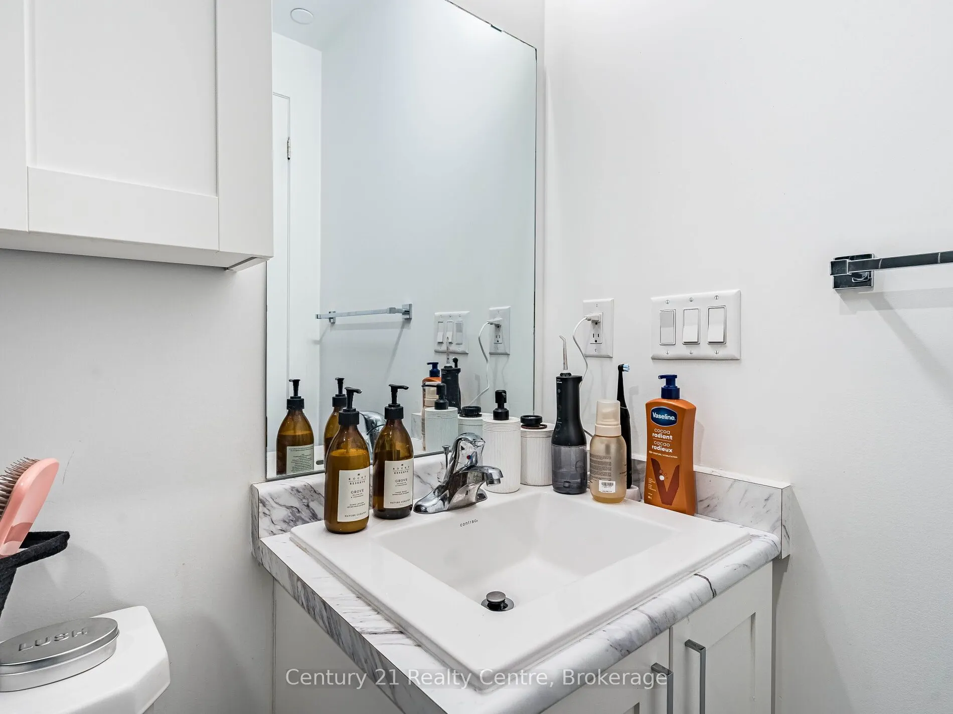1063 Douglas McCurdy Common #303