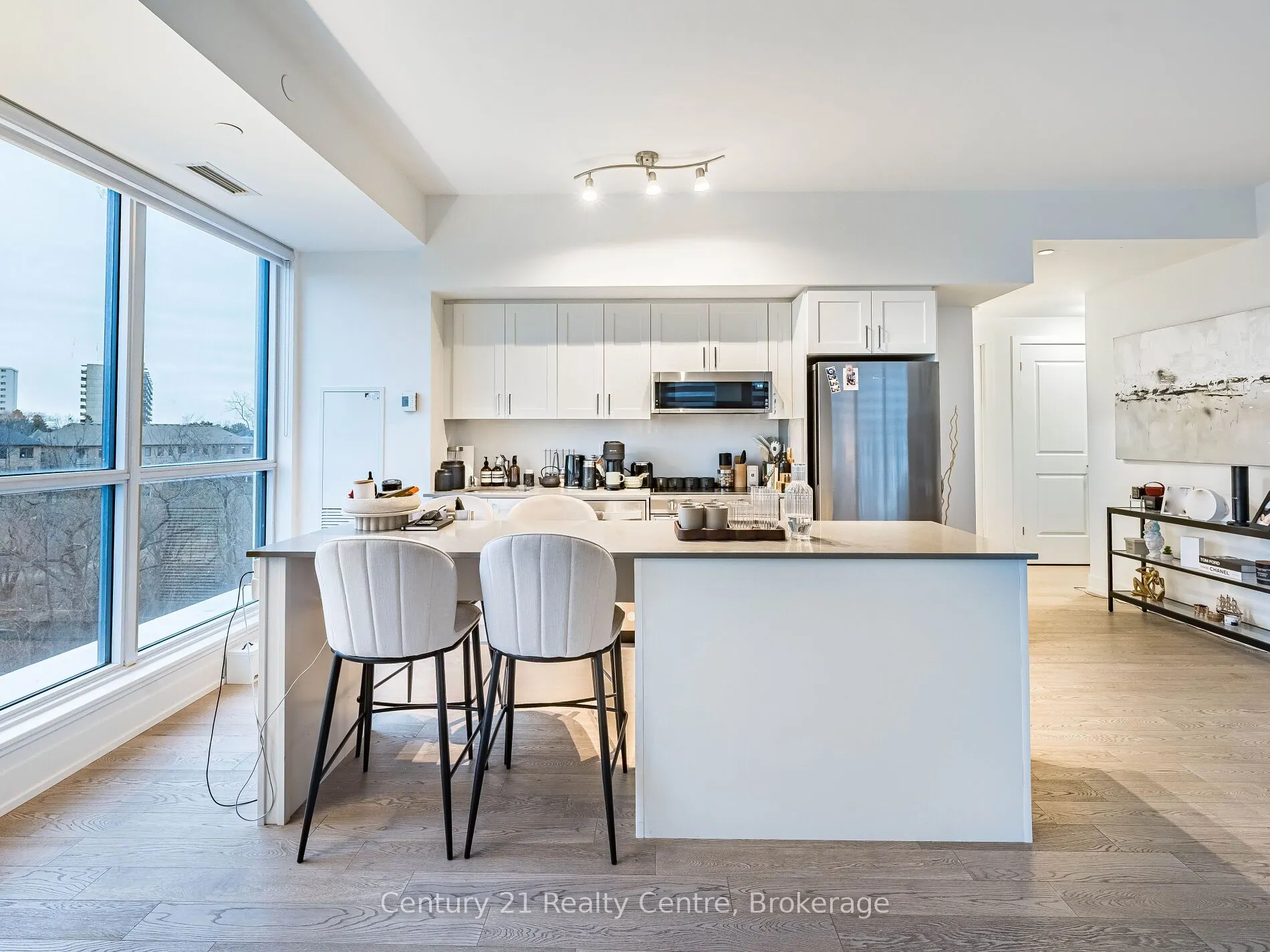 1063 Douglas McCurdy Common #303
