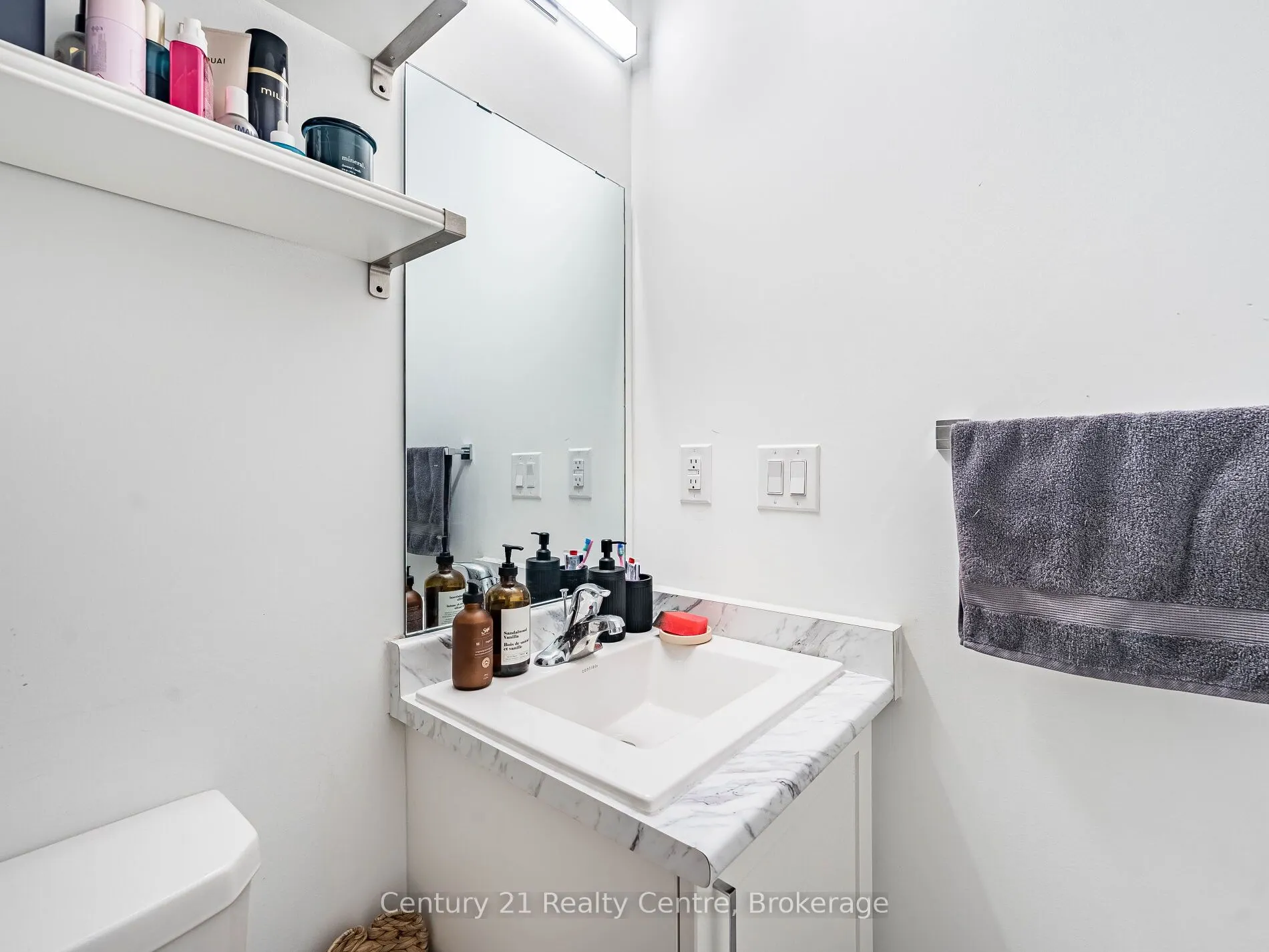 1063 Douglas McCurdy Common #303