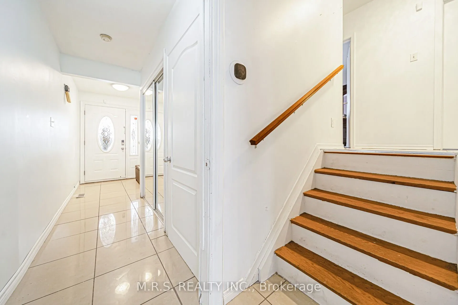 61 Bloomington Crescent