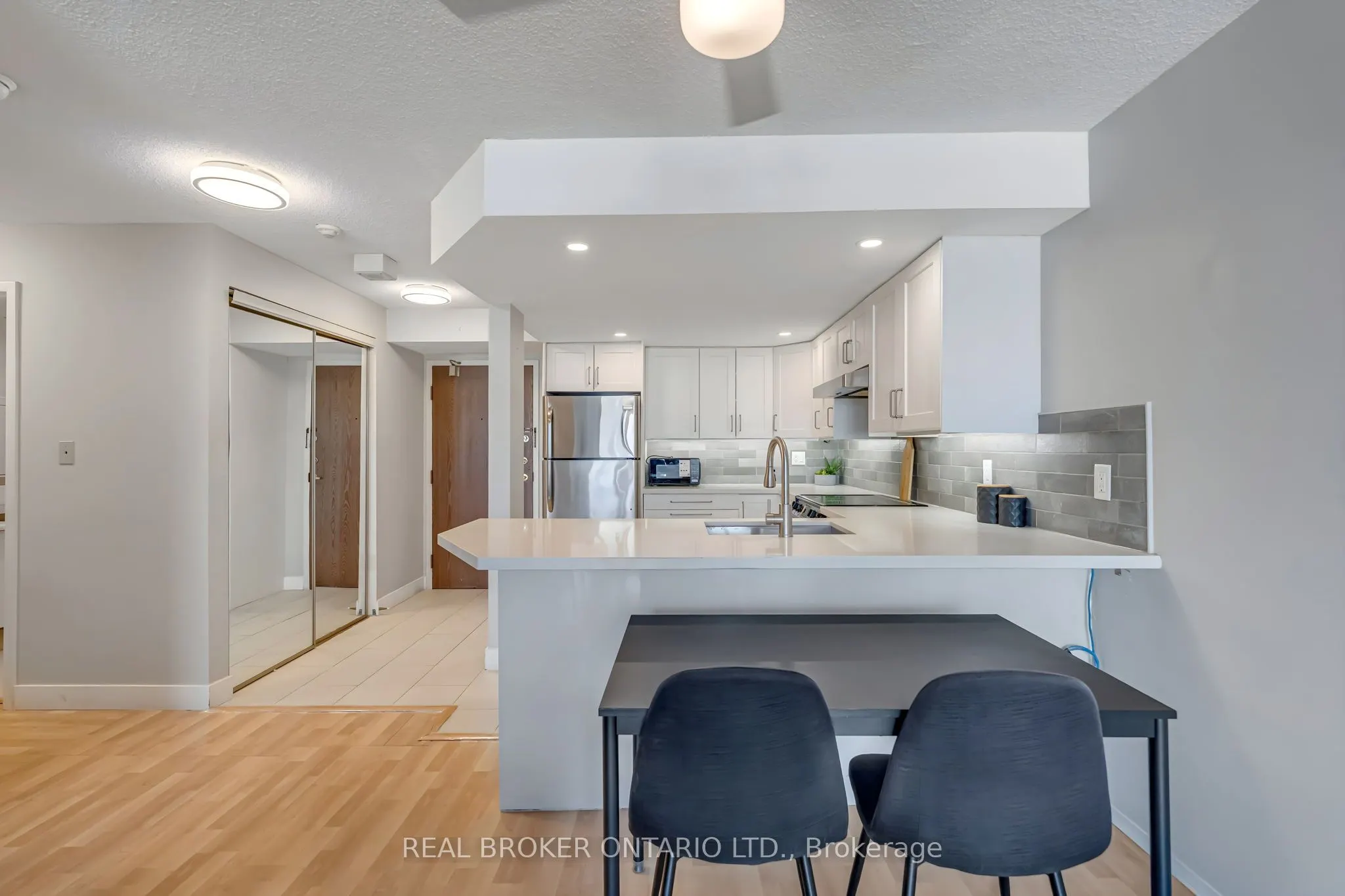 25 Agnes Street #903