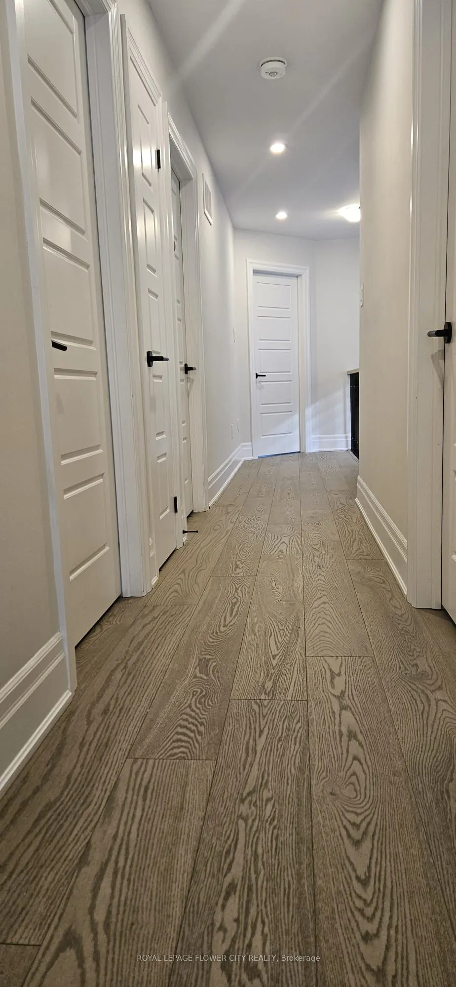 7 Overstone Road
