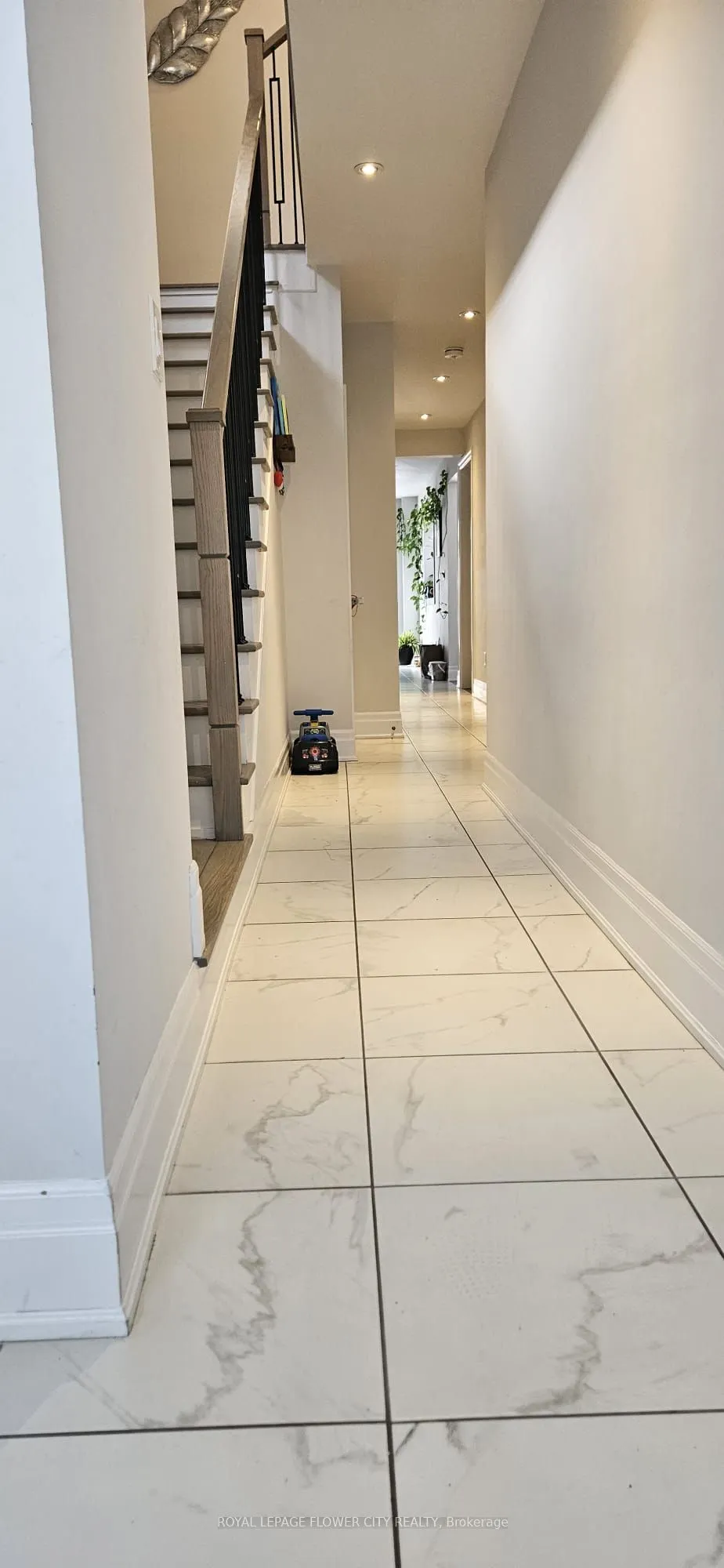 7 Overstone Road