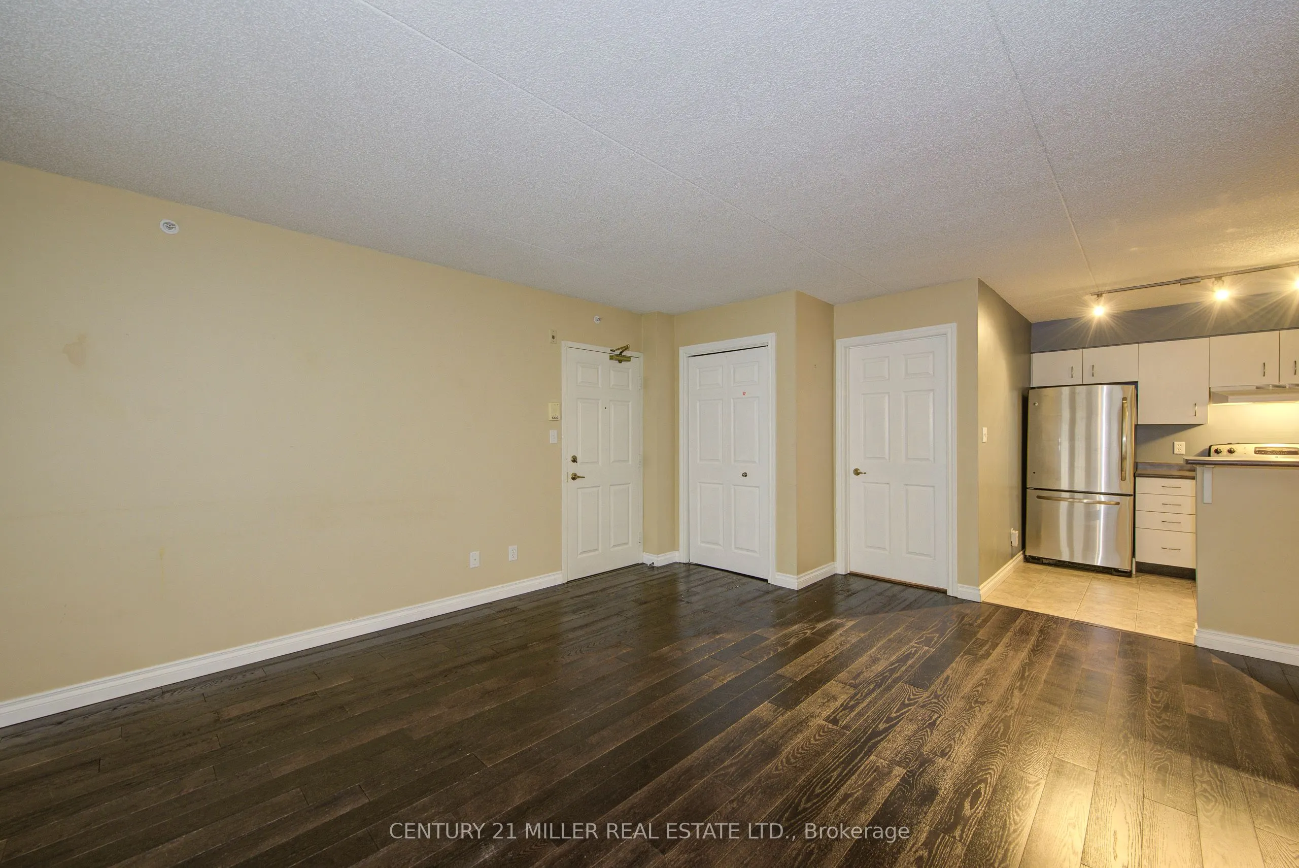 1451 Walkers Line #206