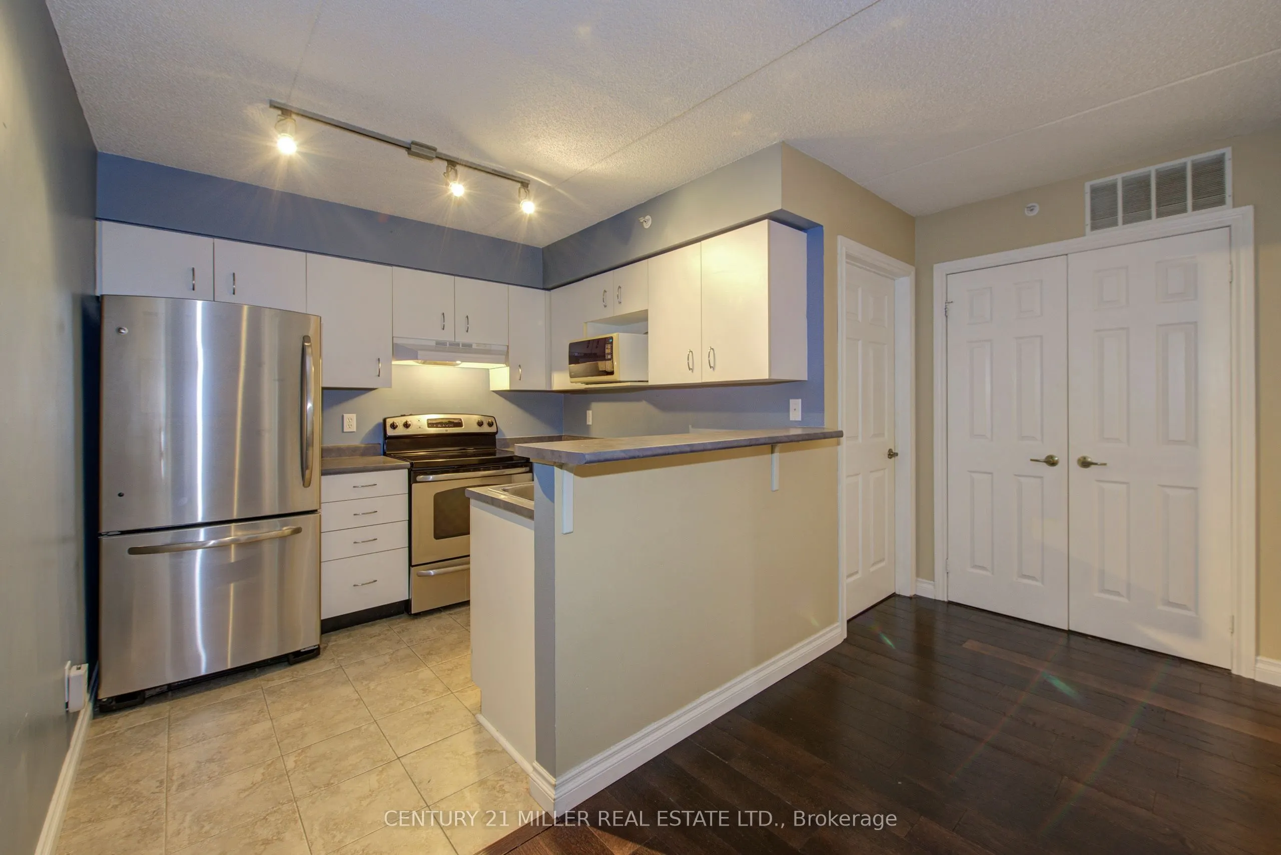 1451 Walkers Line #206