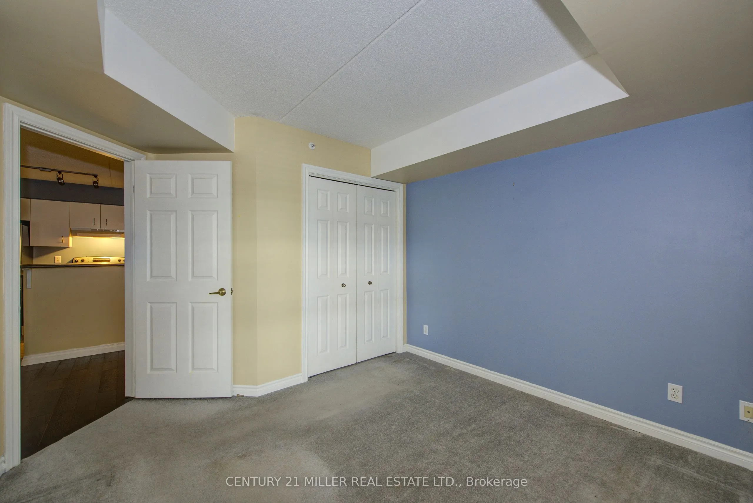 1451 Walkers Line #206