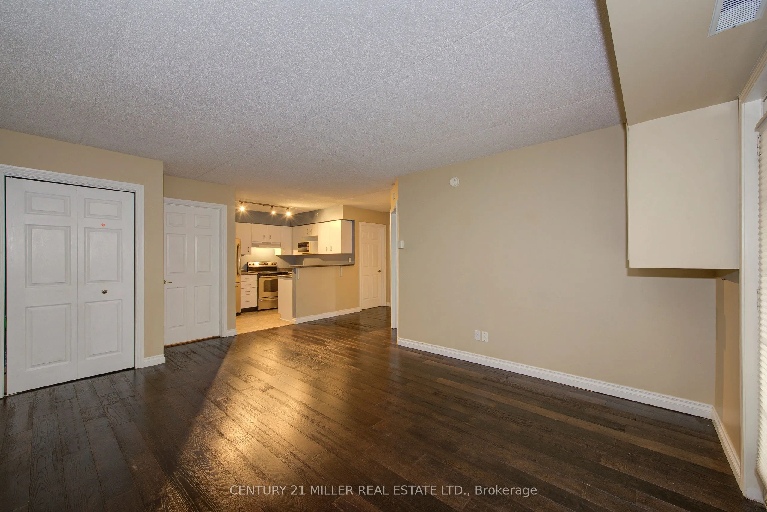 1451 Walkers Line #206