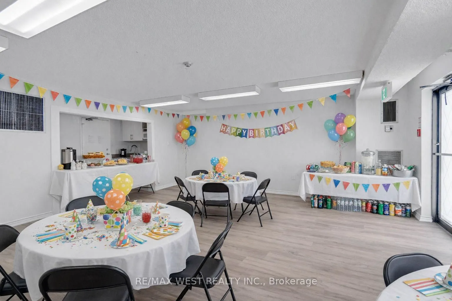 21 Knightsbridge Road #407