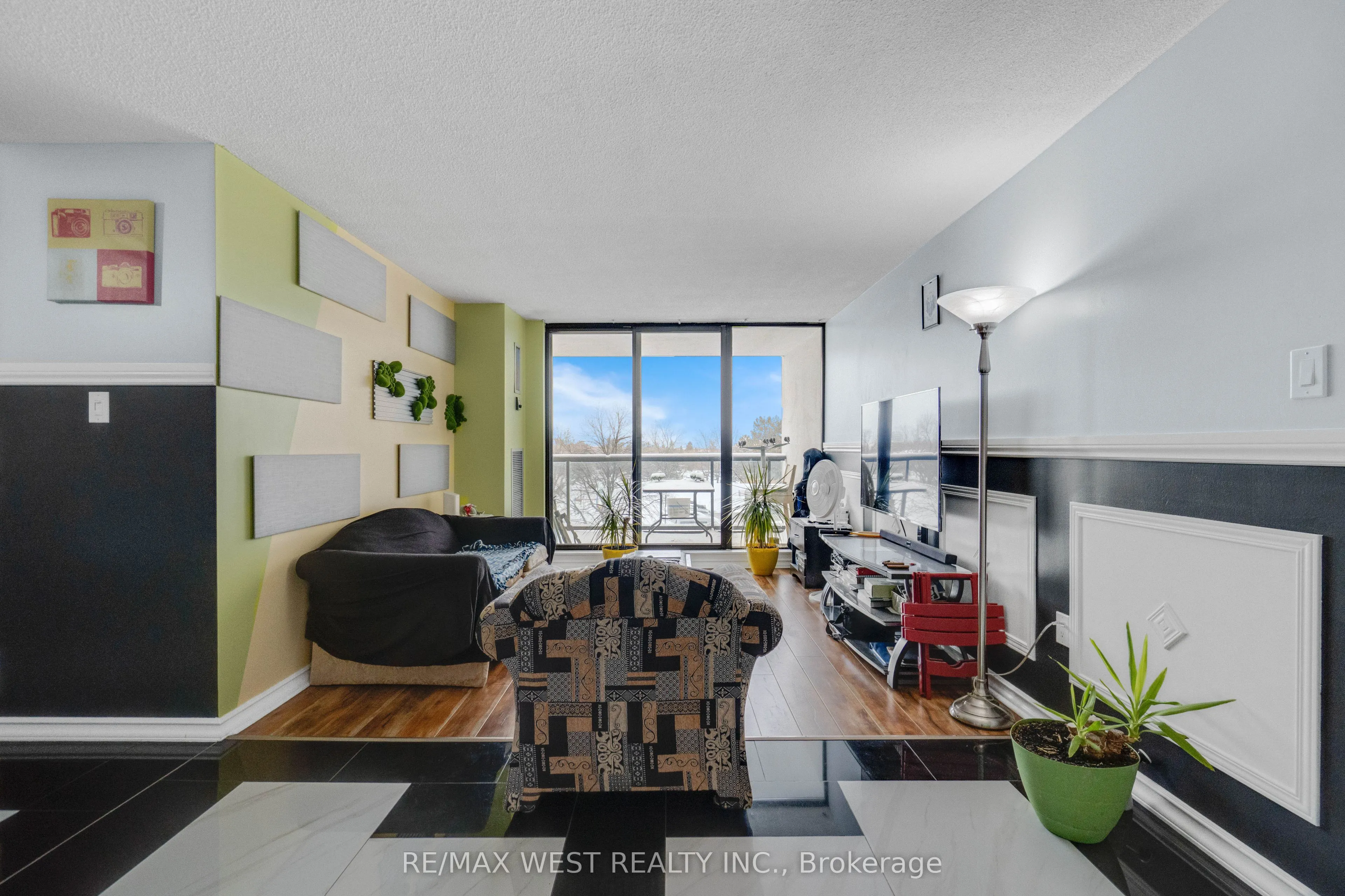 21 Knightsbridge Road #407