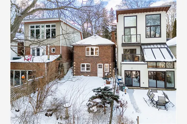 8 Grenadier Ravine Drive